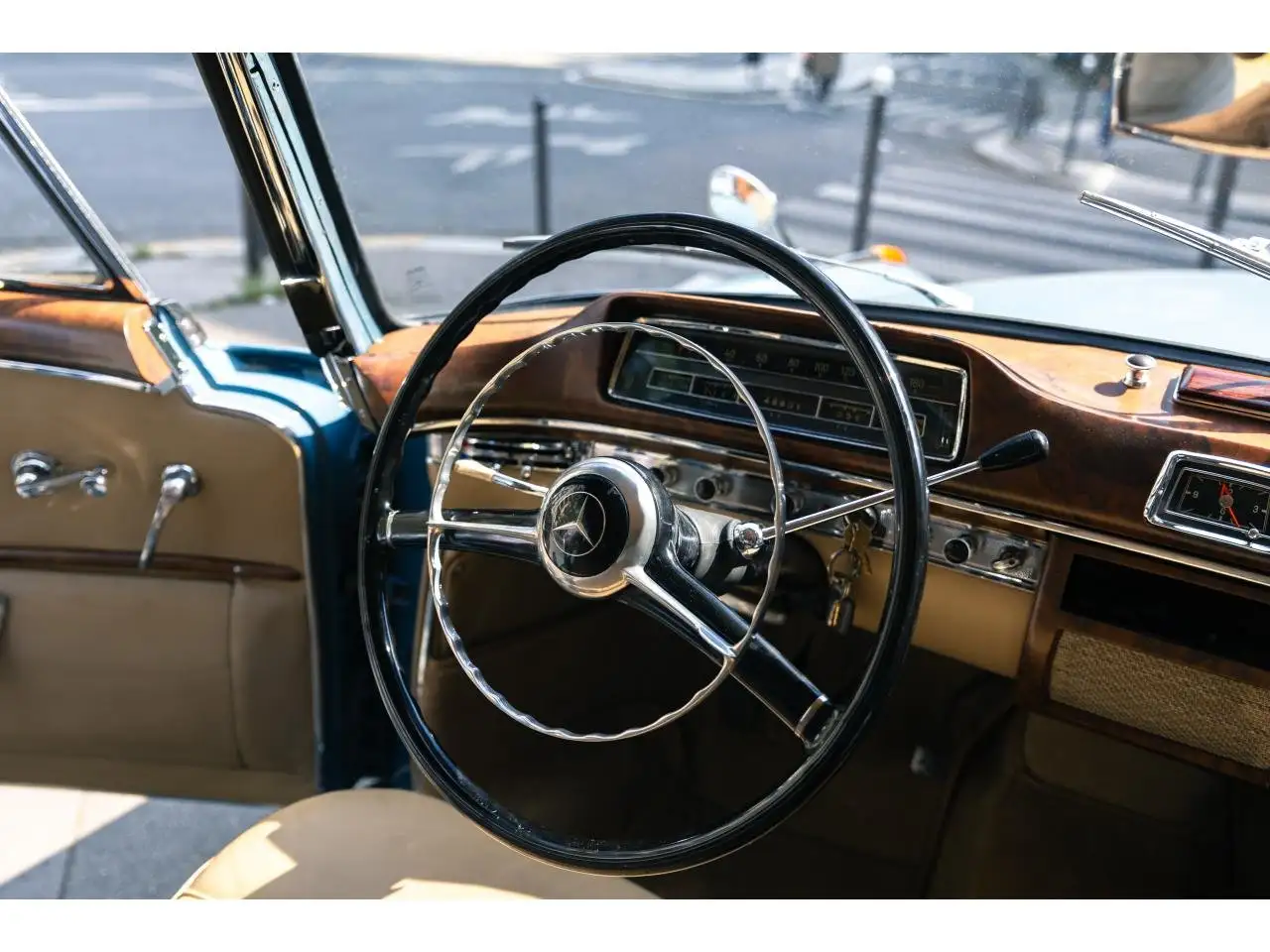 Mercedes-Benz 220S Ponton cabriolet, foto 12