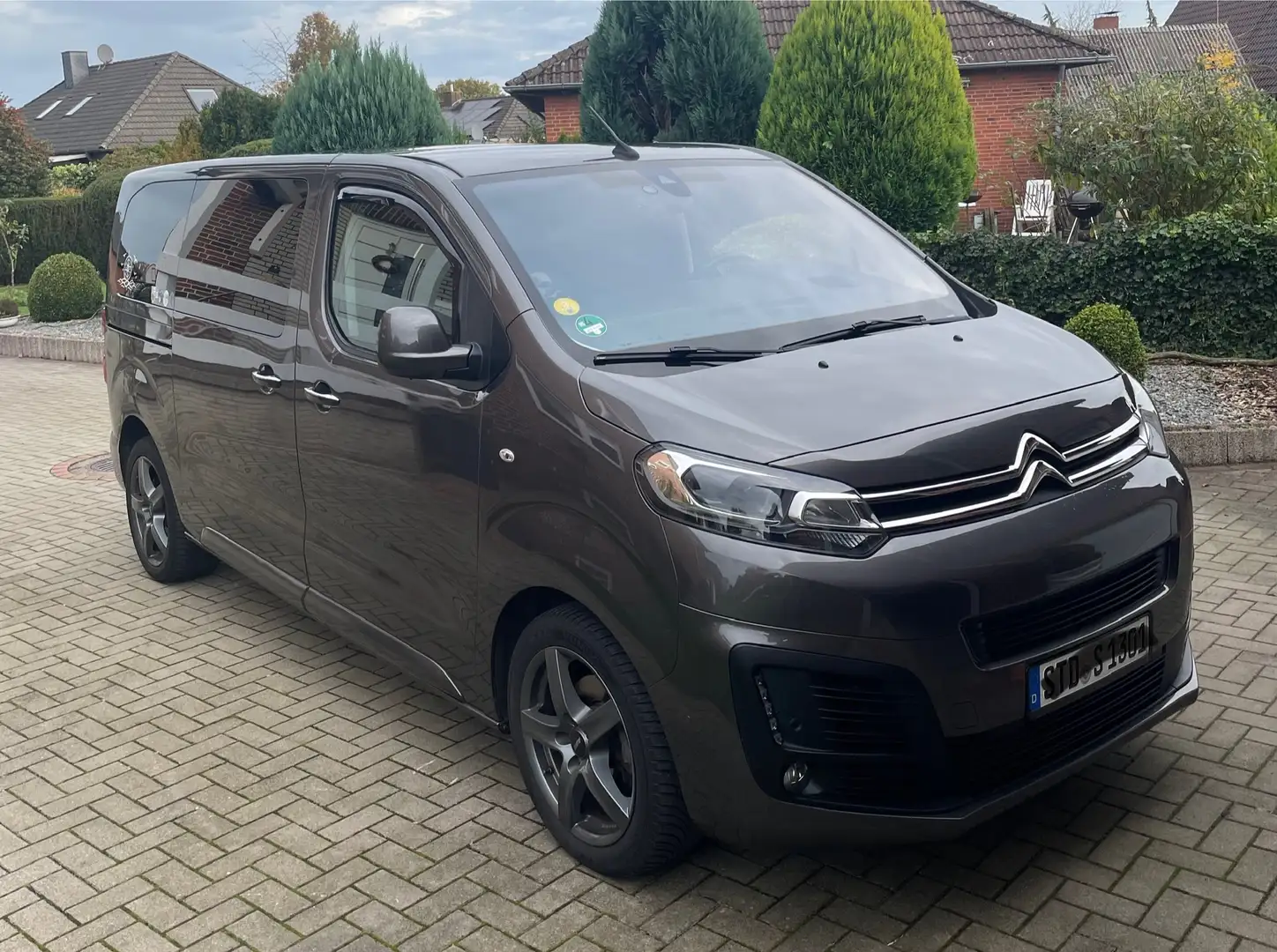 Citroen Spacetourer Spacetourer M 2.0 BlueHDi 145 S Grau - 1