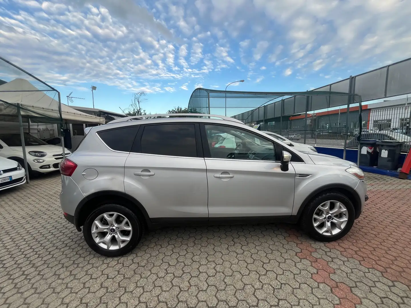 Ford Kuga Kuga I 2009 2.0 tdci + 2wd 140cv Nero - 2