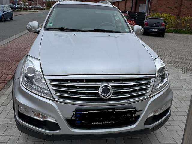 Imagine SsangYong Rexton Rexton Diesel W 2.0 D20 DTR 4WD Sapphire
