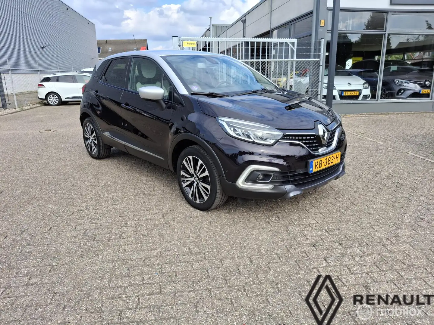 Renault Captur 1.2 TCe Initiale Paris Zwart - 1