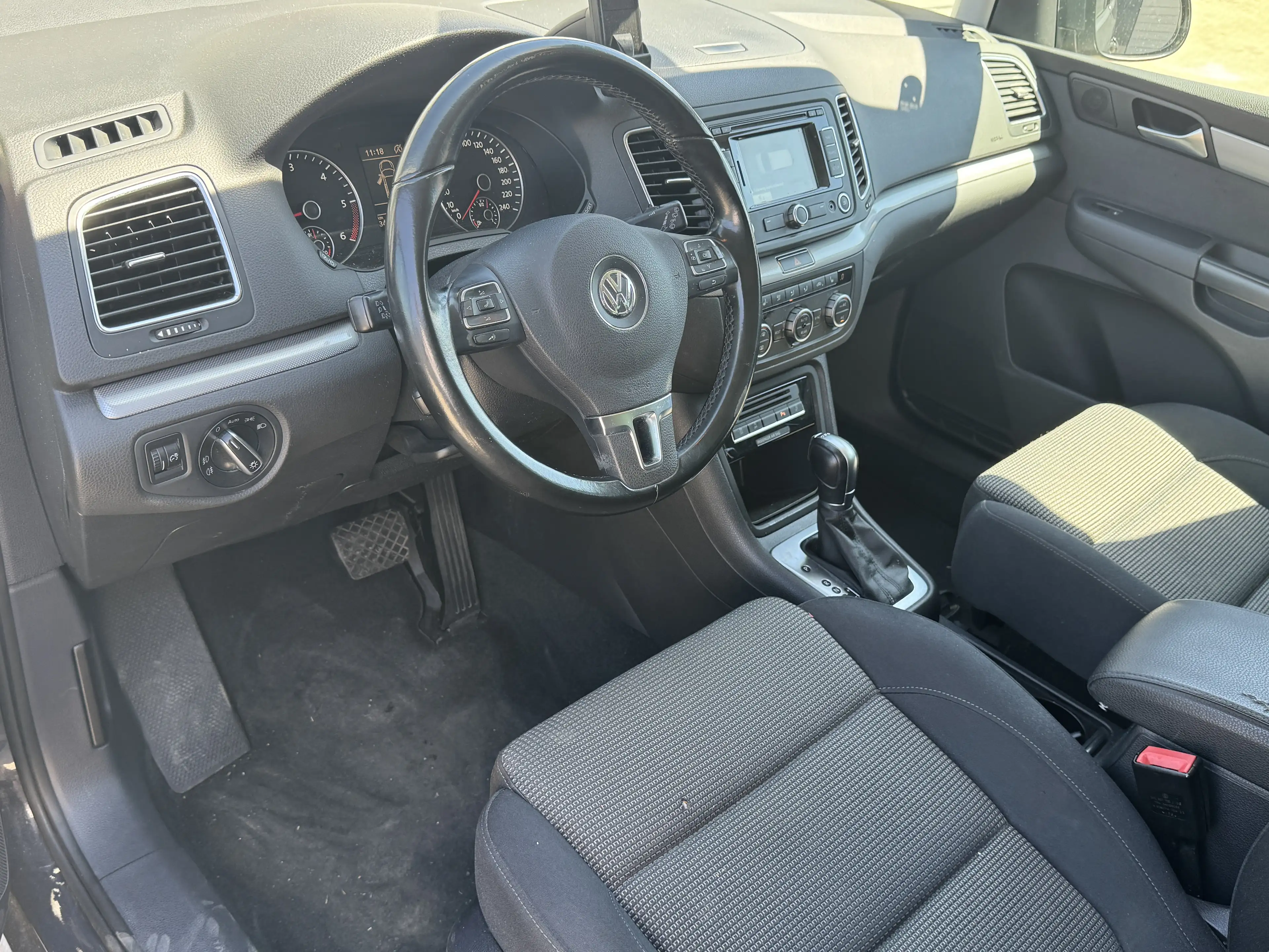 Volkswagen Sharan Comfortline BMT — photo 7