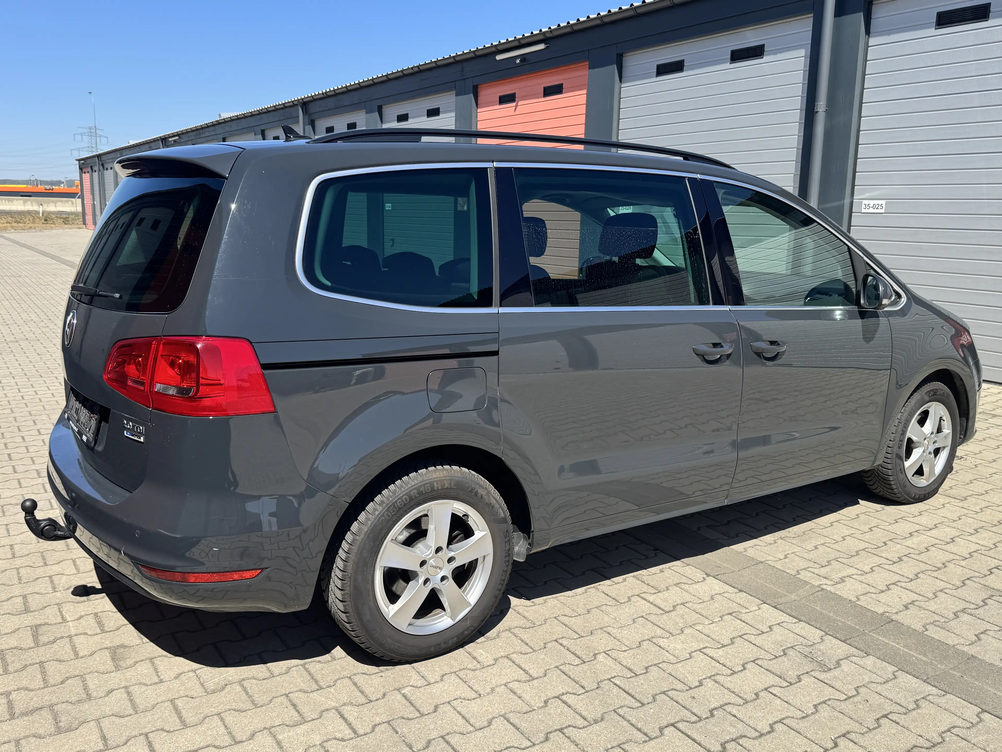 Volkswagen Sharan Comfortline BMT — photo 4