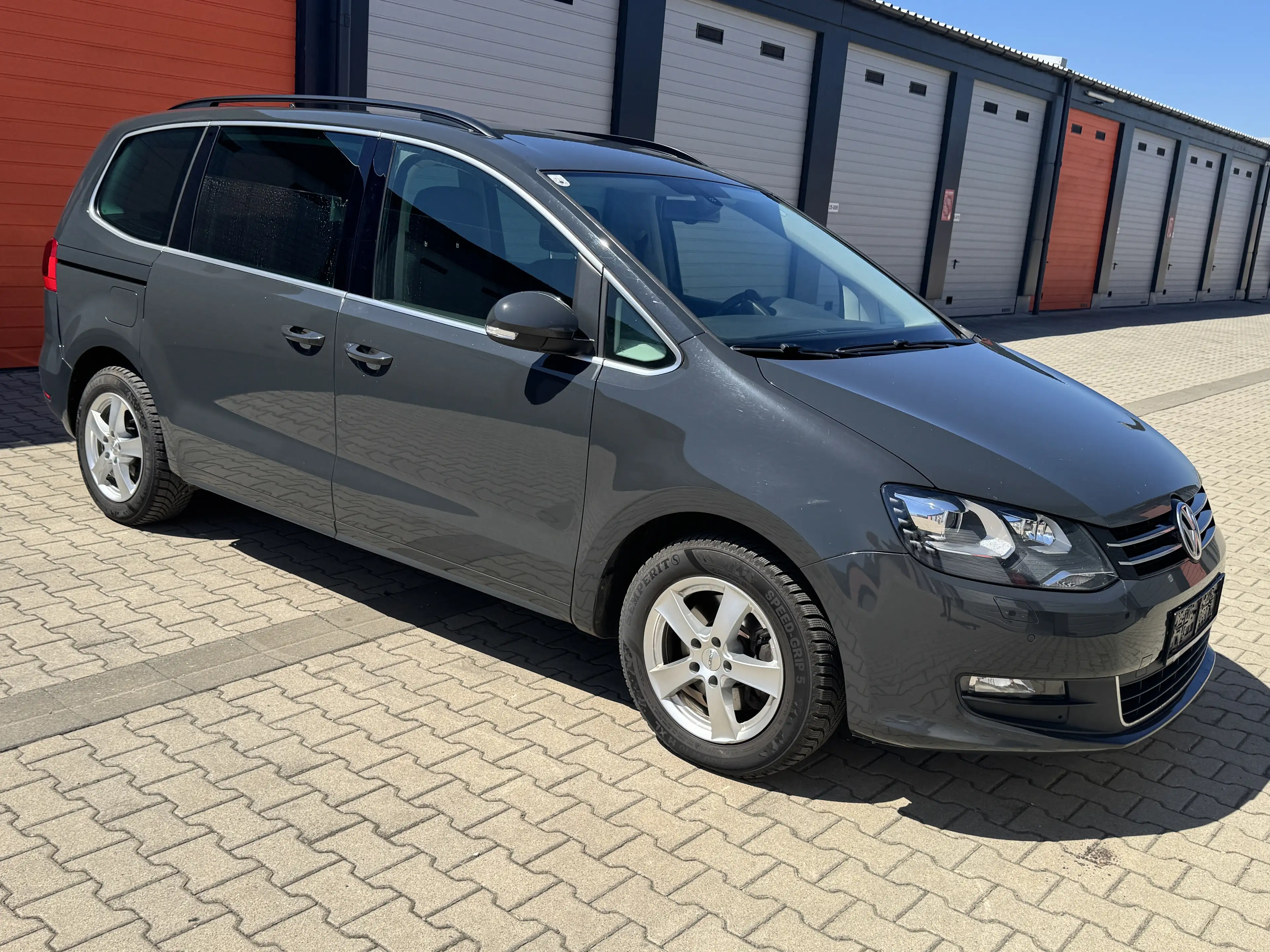 Volkswagen Sharan Comfortline BMT — photo 3