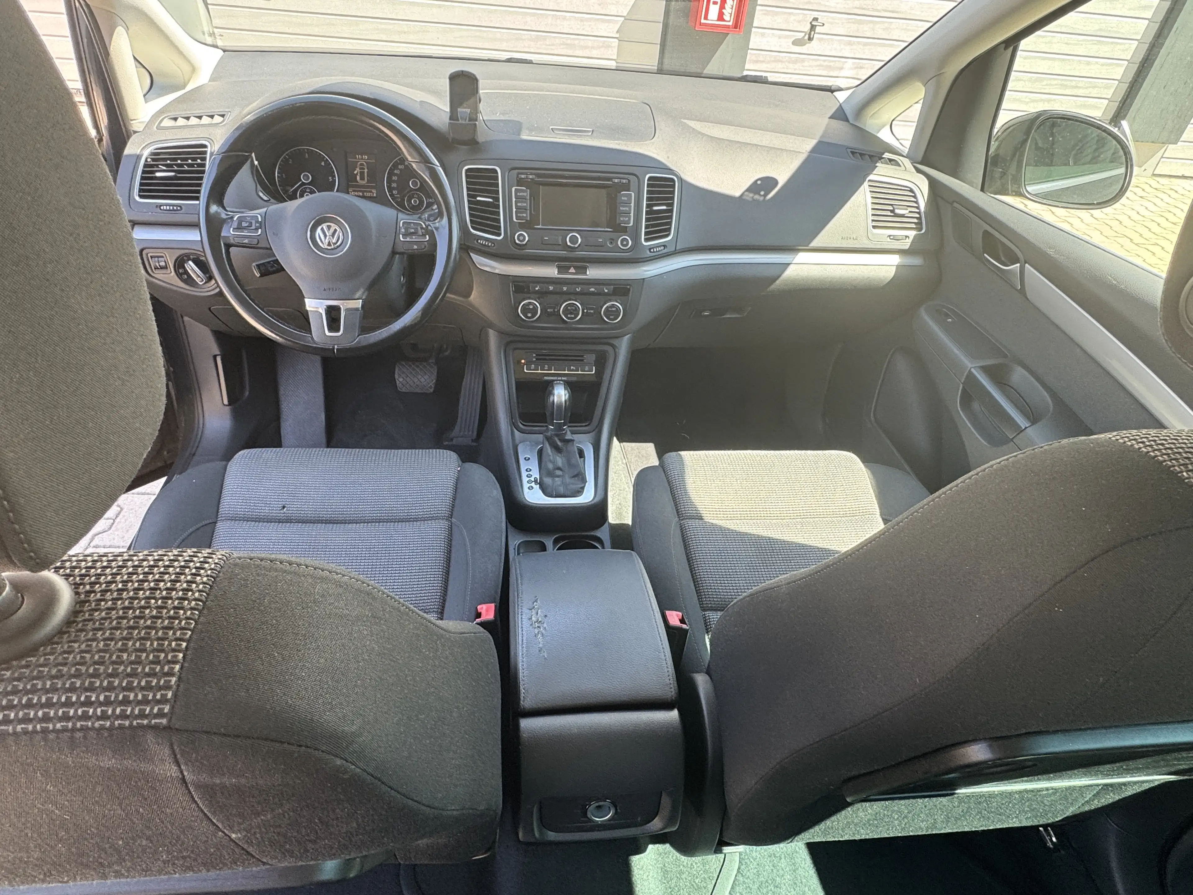 Volkswagen Sharan Comfortline BMT — photo 9