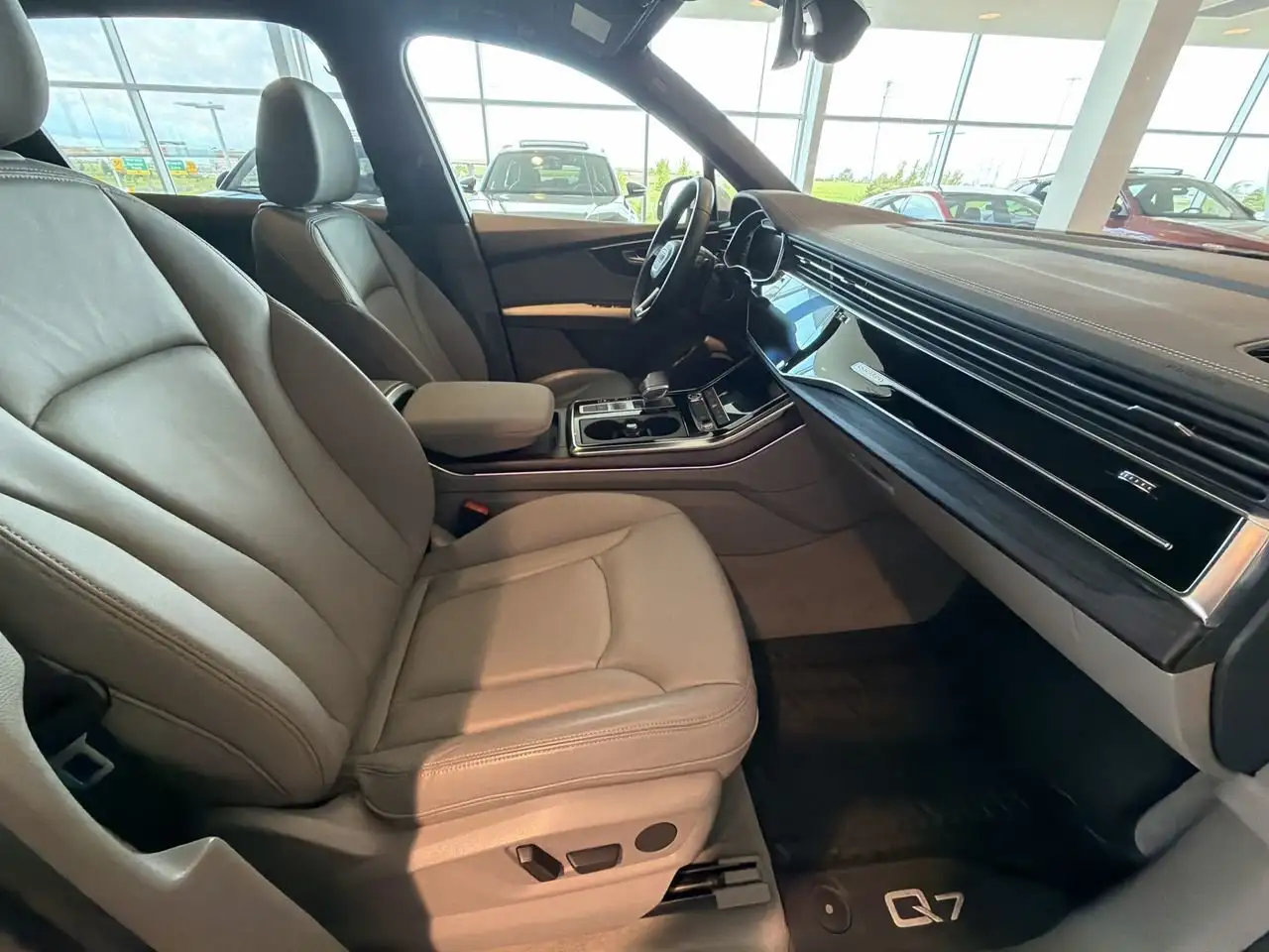 Audi Q7 снимка Audi Q7