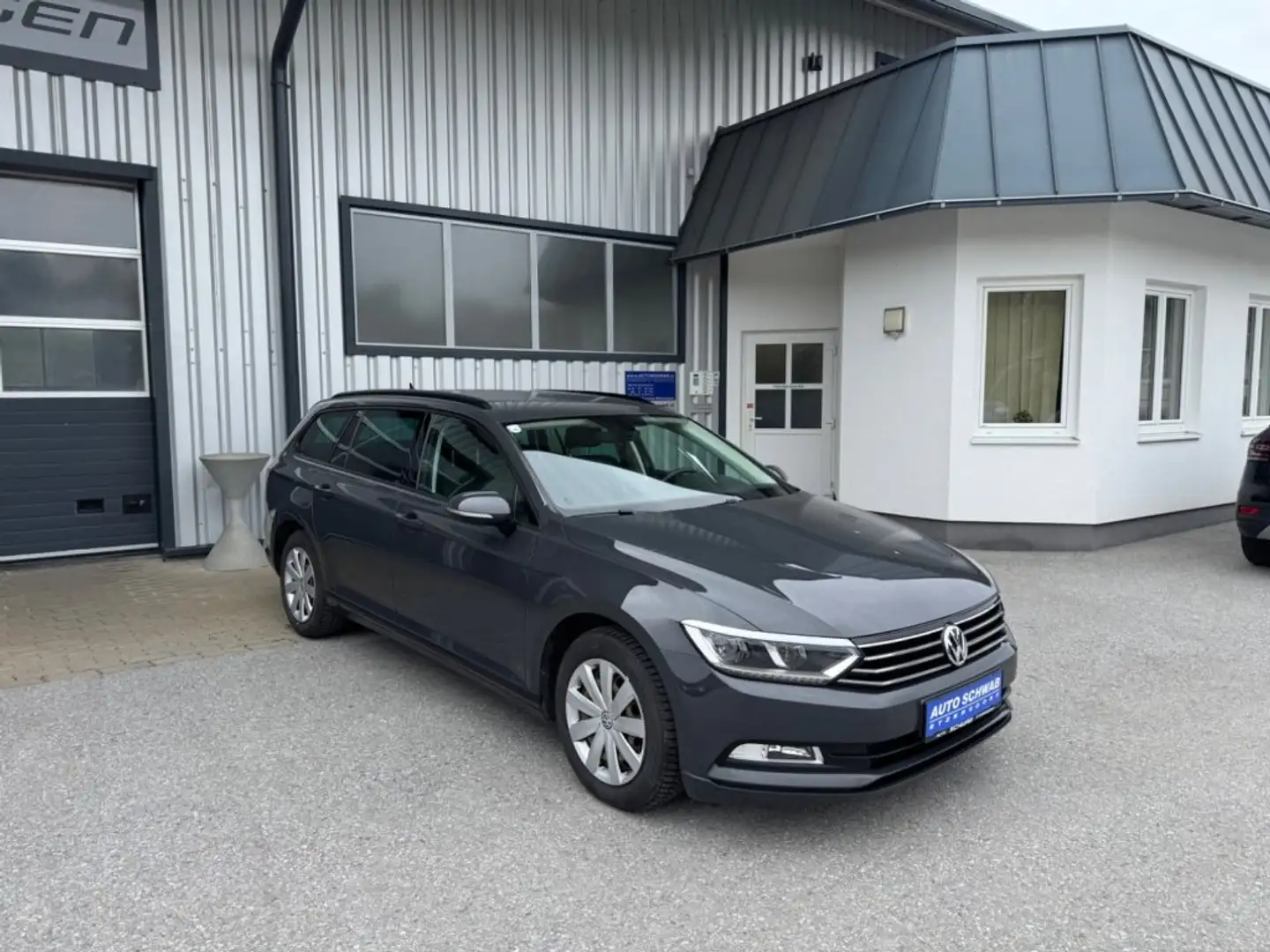 Volkswagen Passat Variant Comfortline 2.0 TDI DSG Automatik *AHV* Grau - 1