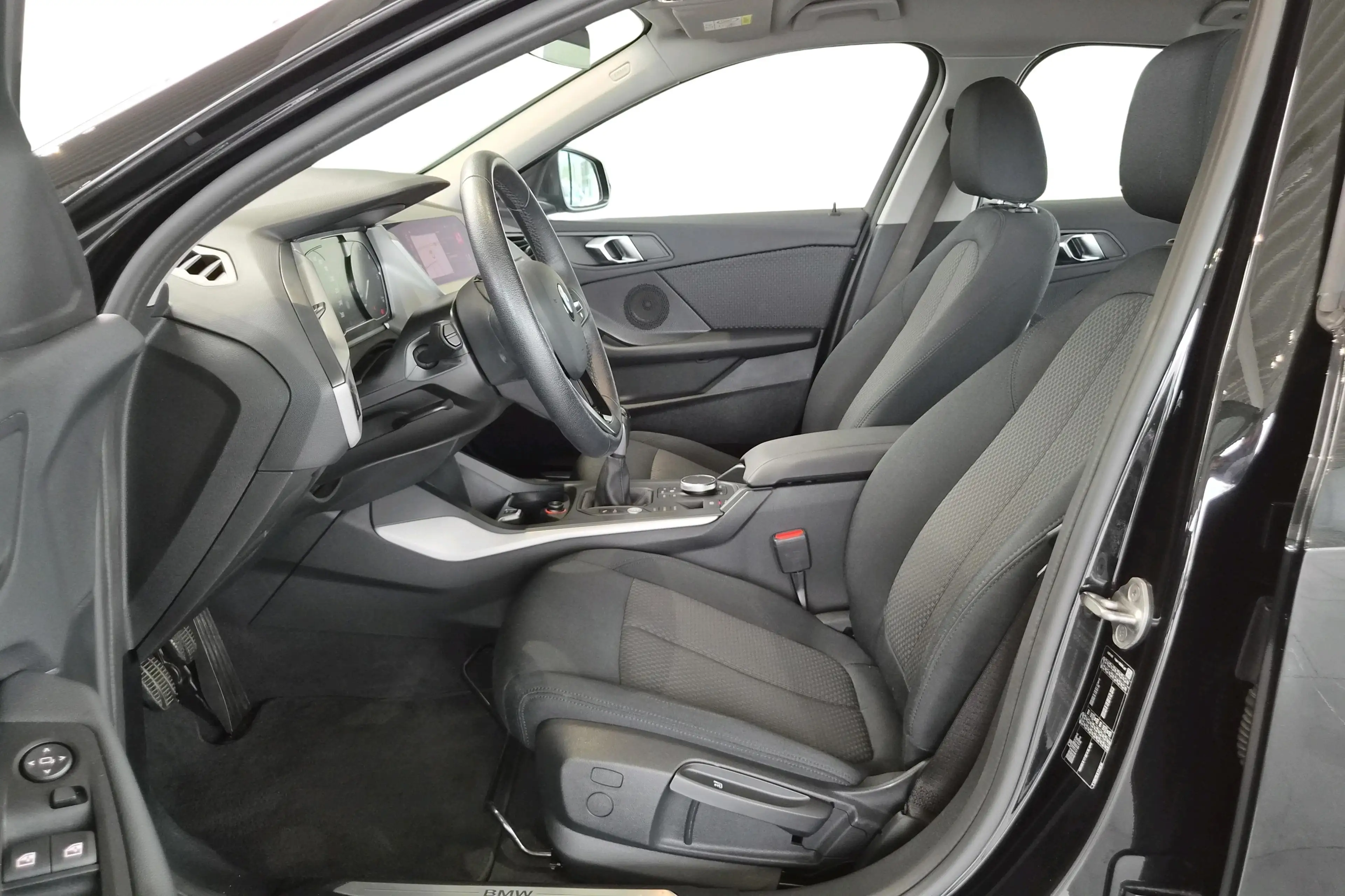 BMW 116 Advantage — photo 12