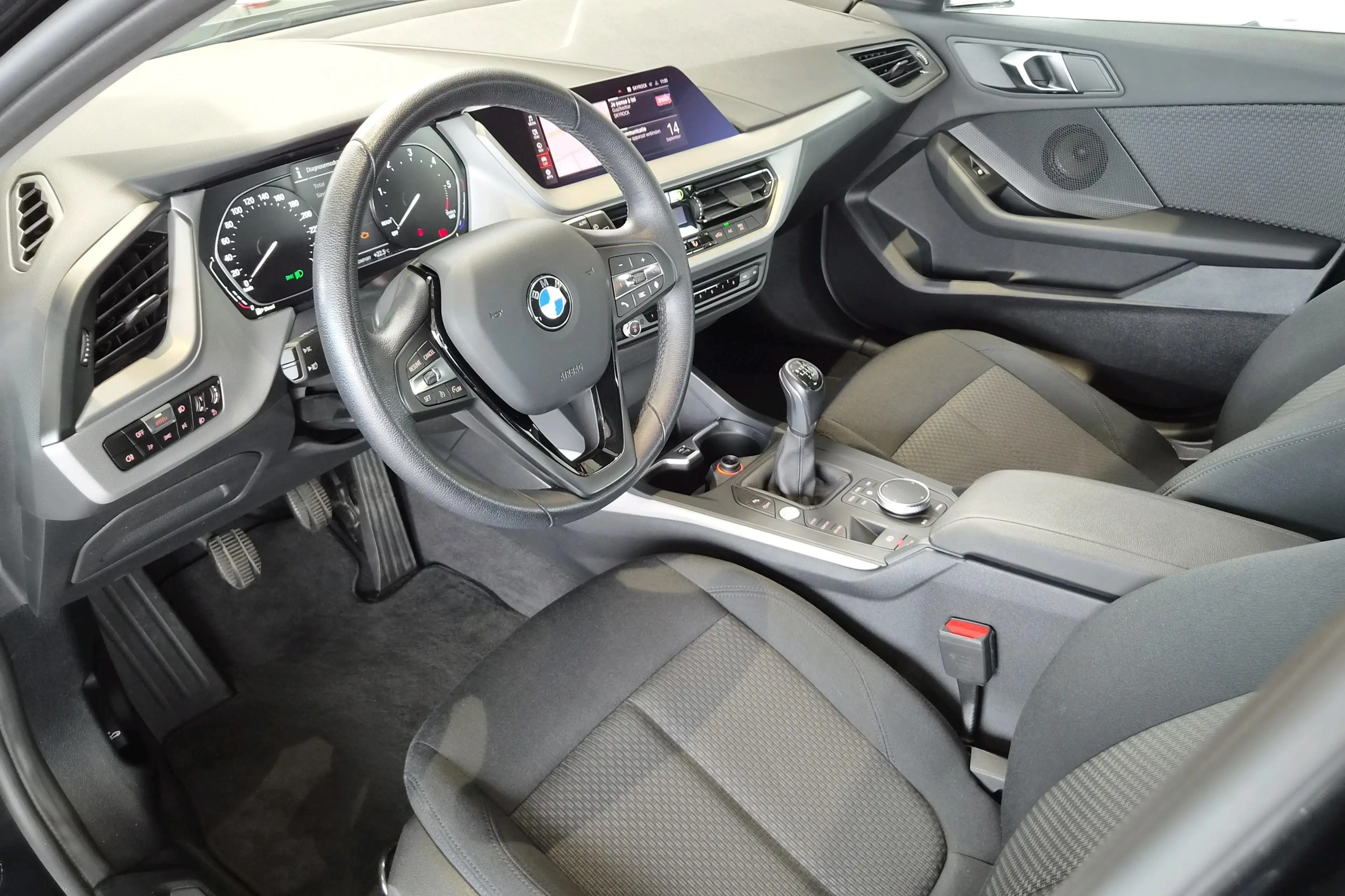 BMW 116 Advantage — photo 6