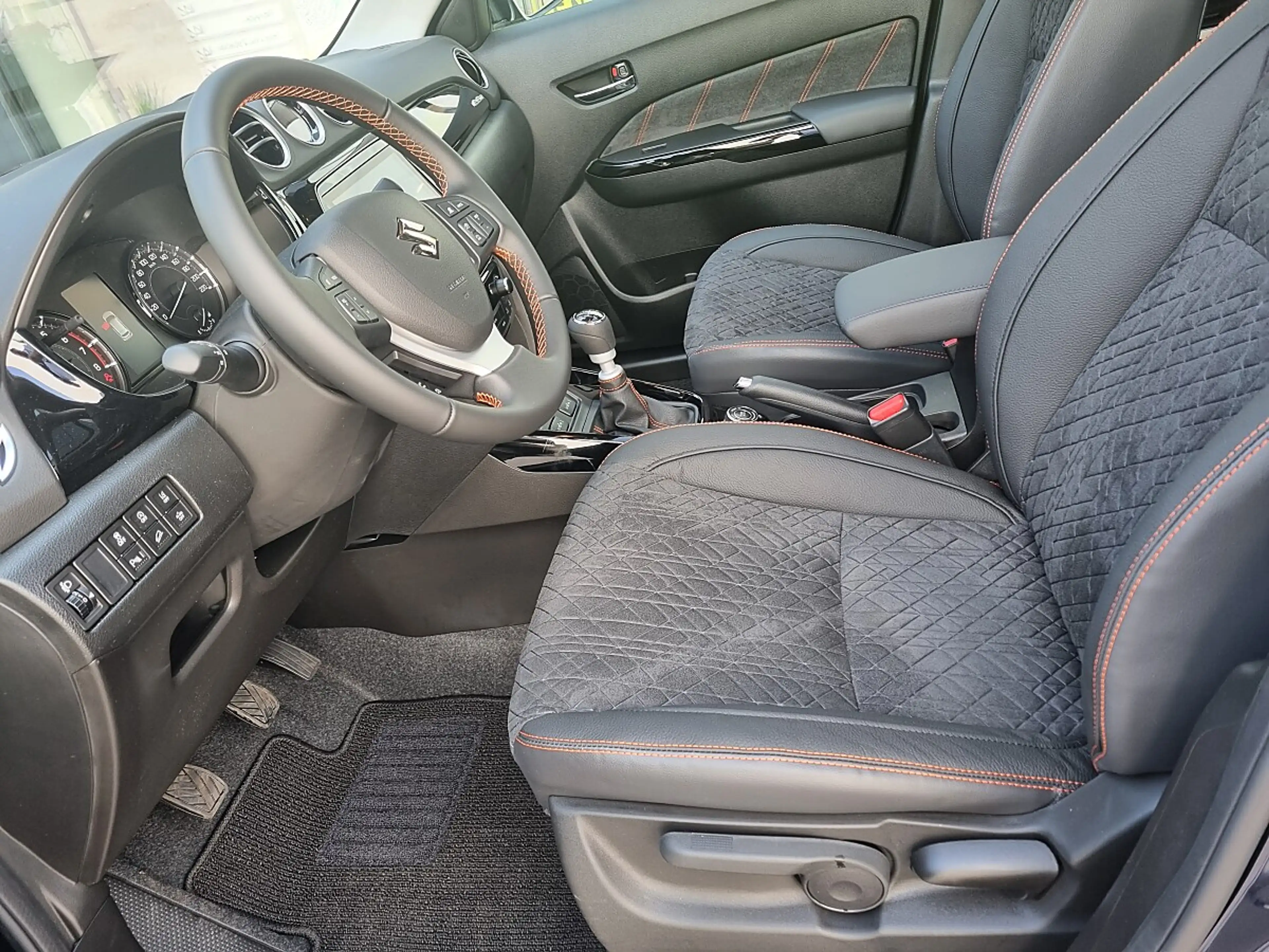 Suzuki Vitara 1,4 Hybrid ALLGRIP flash — photo 7