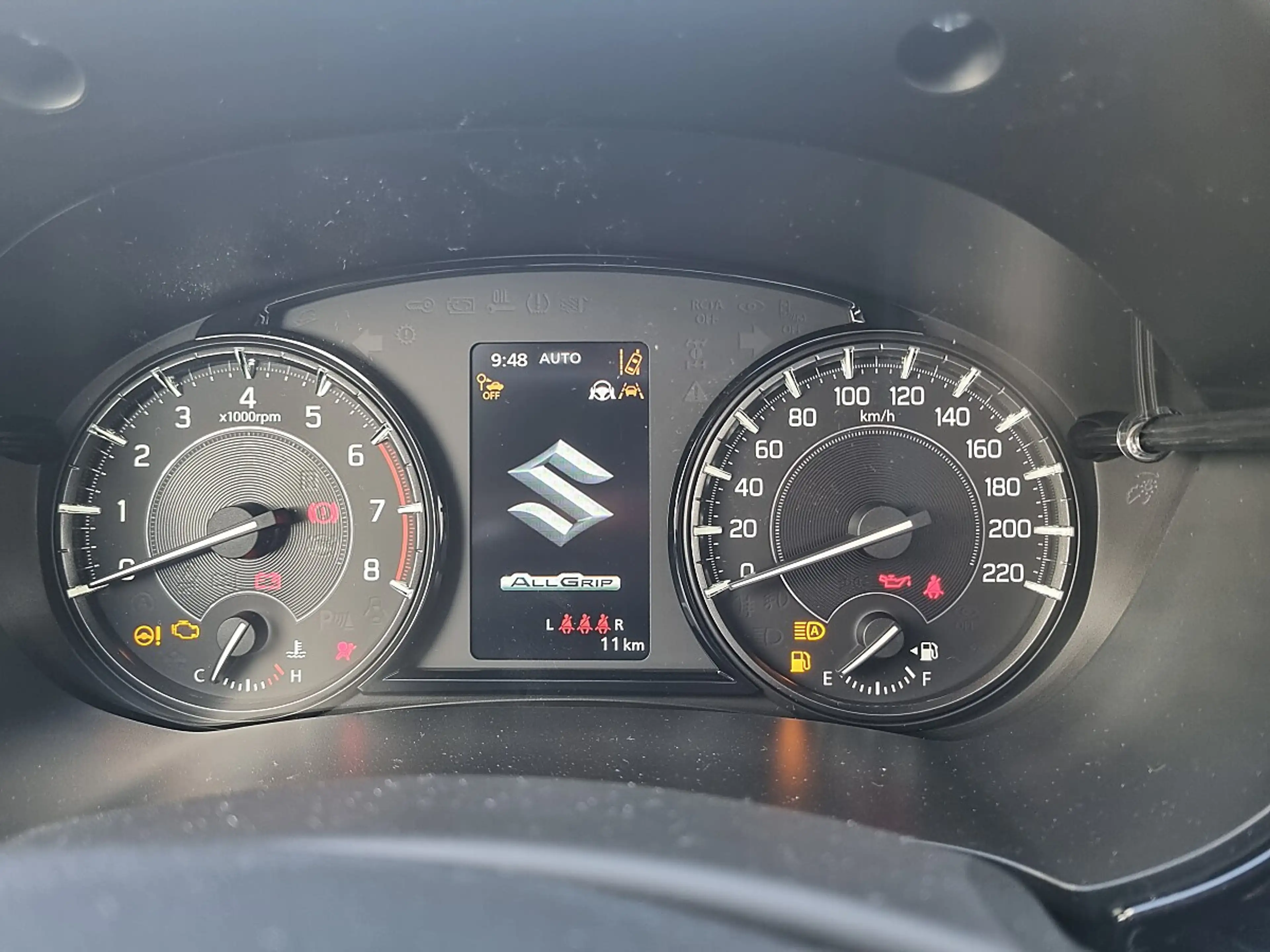 Suzuki Vitara 1,4 Hybrid ALLGRIP flash — photo 13