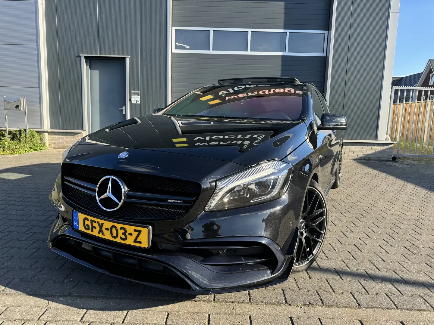 Mercedes-Benz A 45 AMG 4MATIC Zwart - 1
