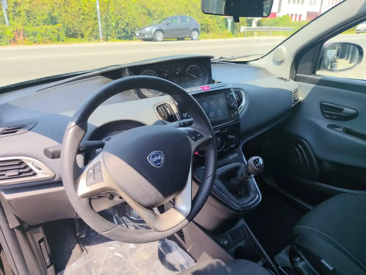 Lancia Ypsilon 2023 — фото 11