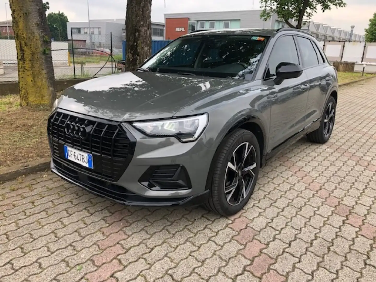 Audi Q3 35 TDI S tronic Business Advanced Gris - 1
