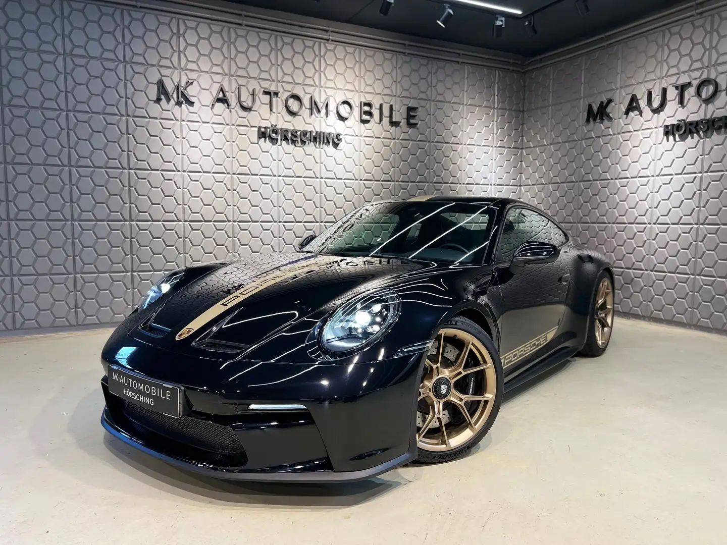 Porsche 992 GT3 Touring Paket PDK *BOSE*SITZHEIZUNG*15.000 KM* Schwarz - 1