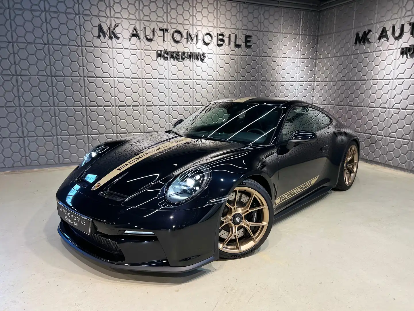 Porsche 992 GT3 Touring Paket PDK *BOSE*SITZHEIZUNG*15.000 KM* Schwarz - 2