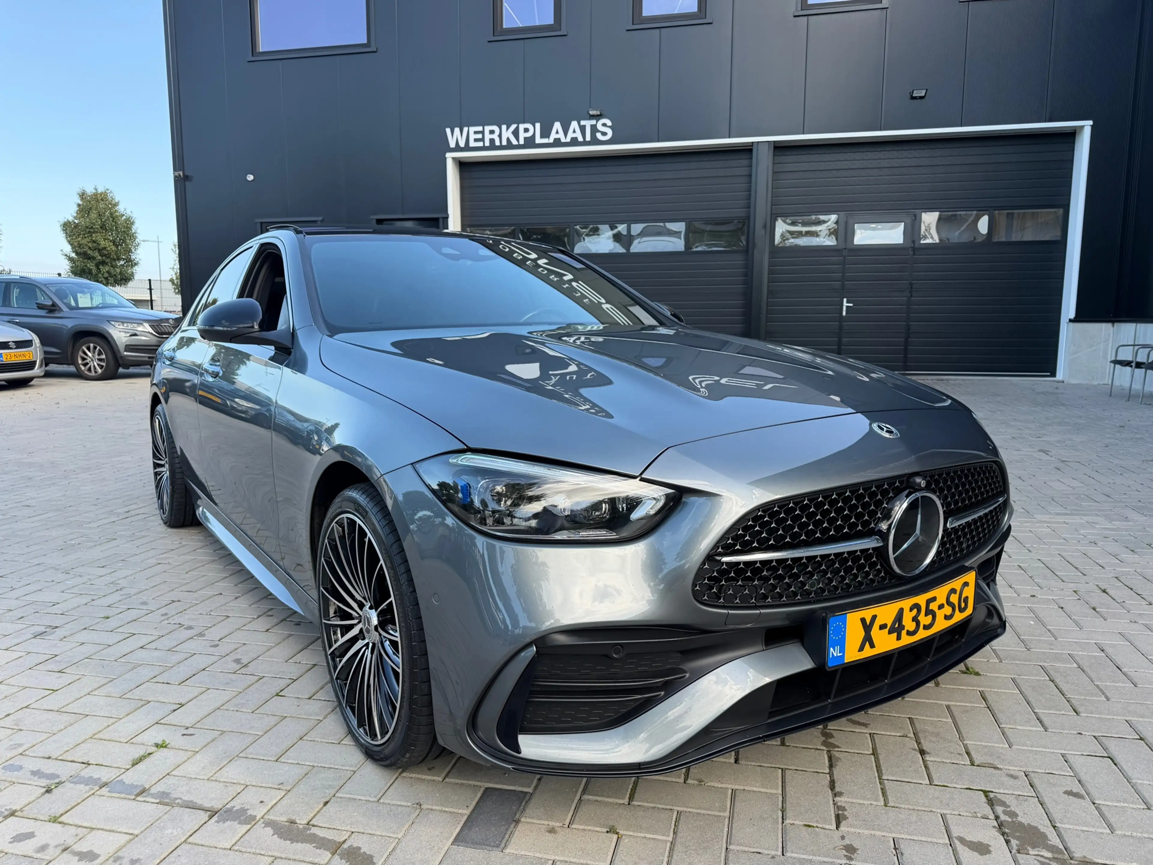 Mercedes-Benz C 300 e AMG Line / Pano / Burmeister / 360 Camera / 19" — photo 4