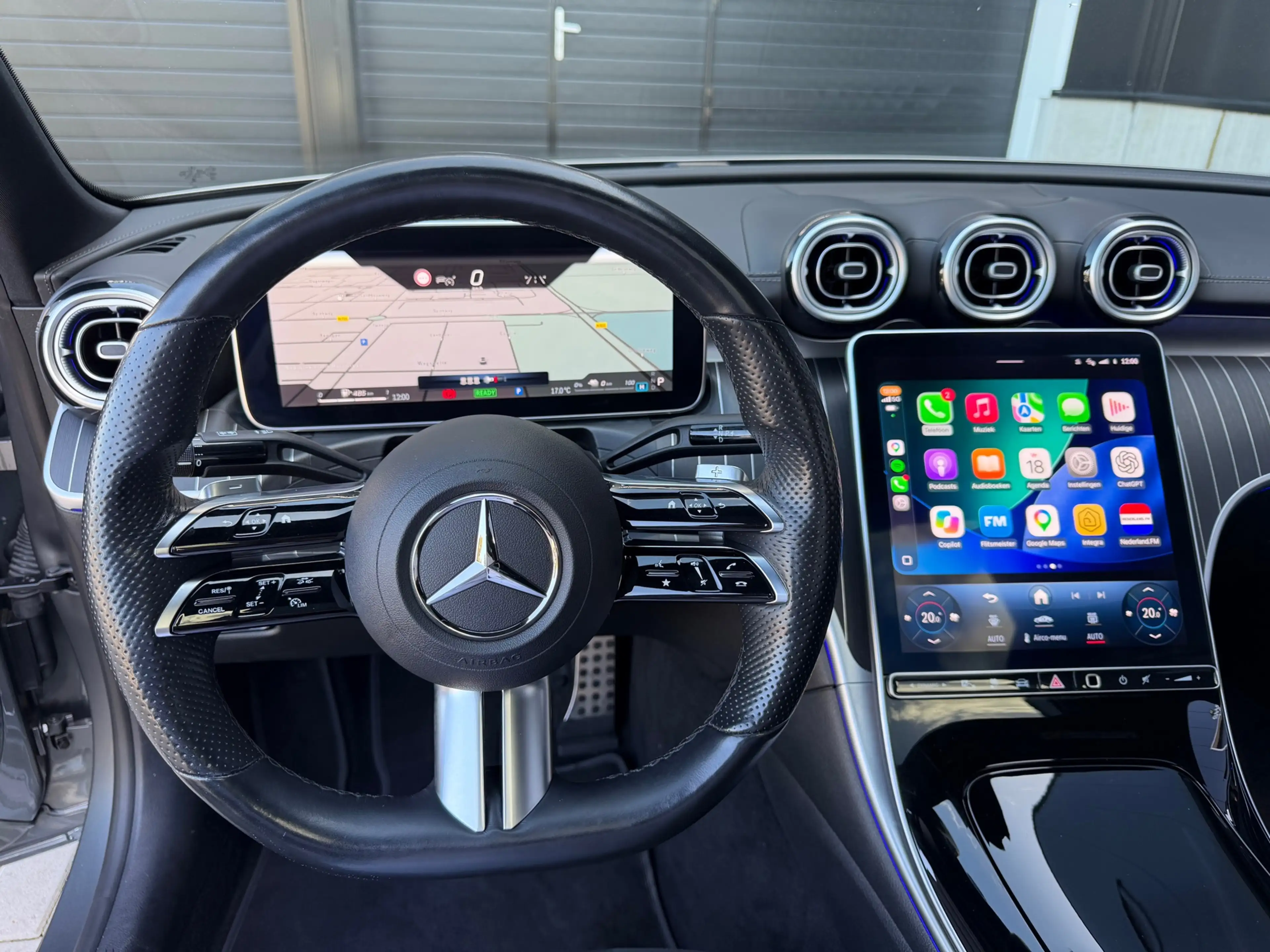 Mercedes-Benz C 300 e AMG Line / Pano / Burmeister / 360 Camera / 19" — photo 15