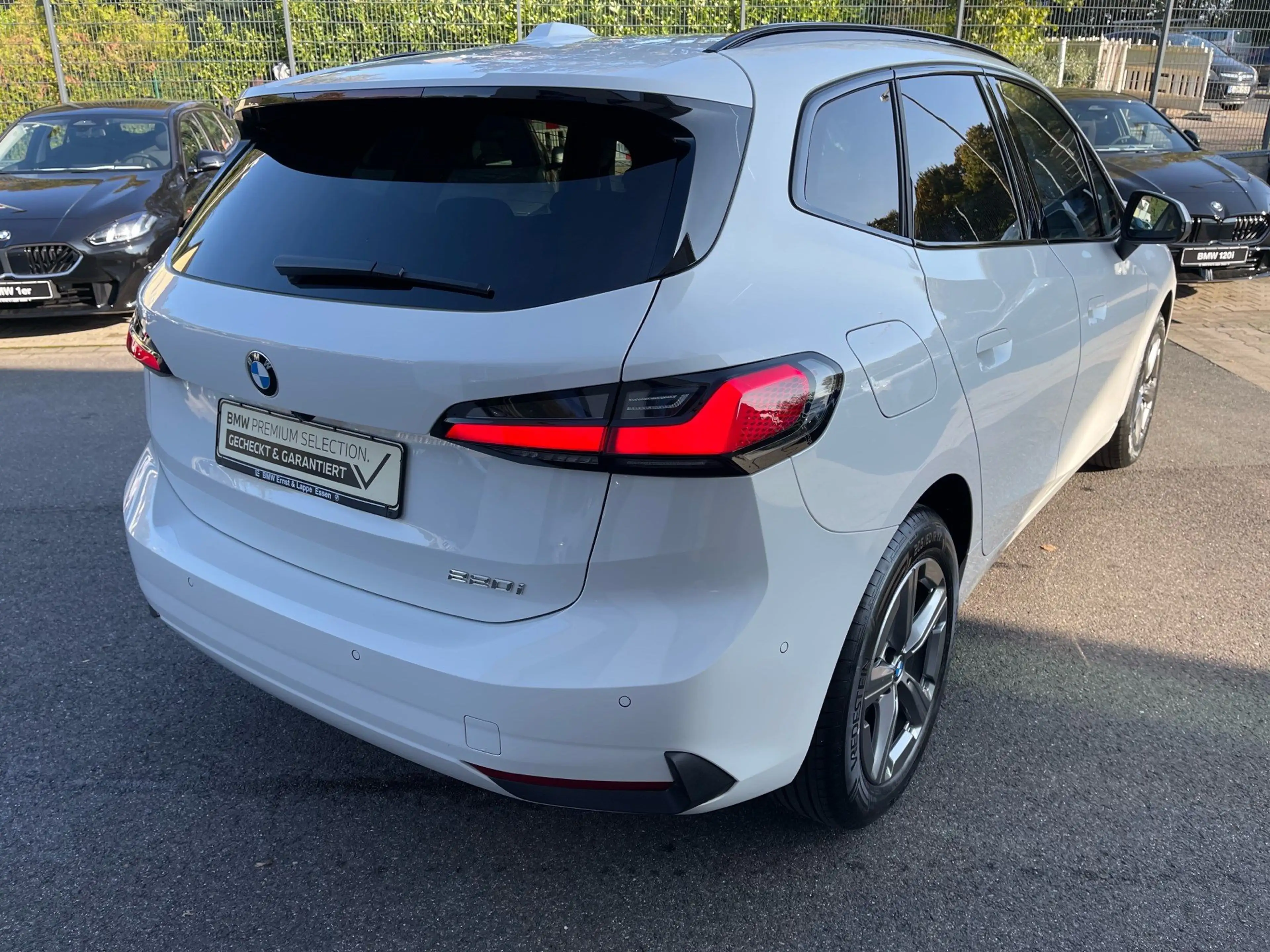 BMW 220 i Active Tourer || AHK adapt.LED Keyless — photo 2