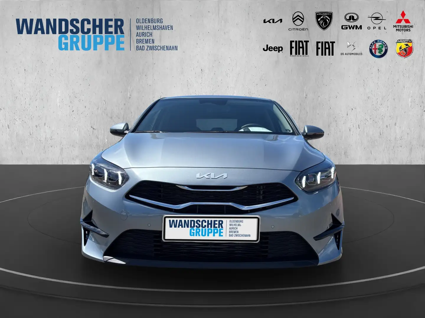 Kia Ceed / cee'd CEED_5 1.5T 140 ULTIMATE *Kamera*LED*Tempomat* Silber - 2