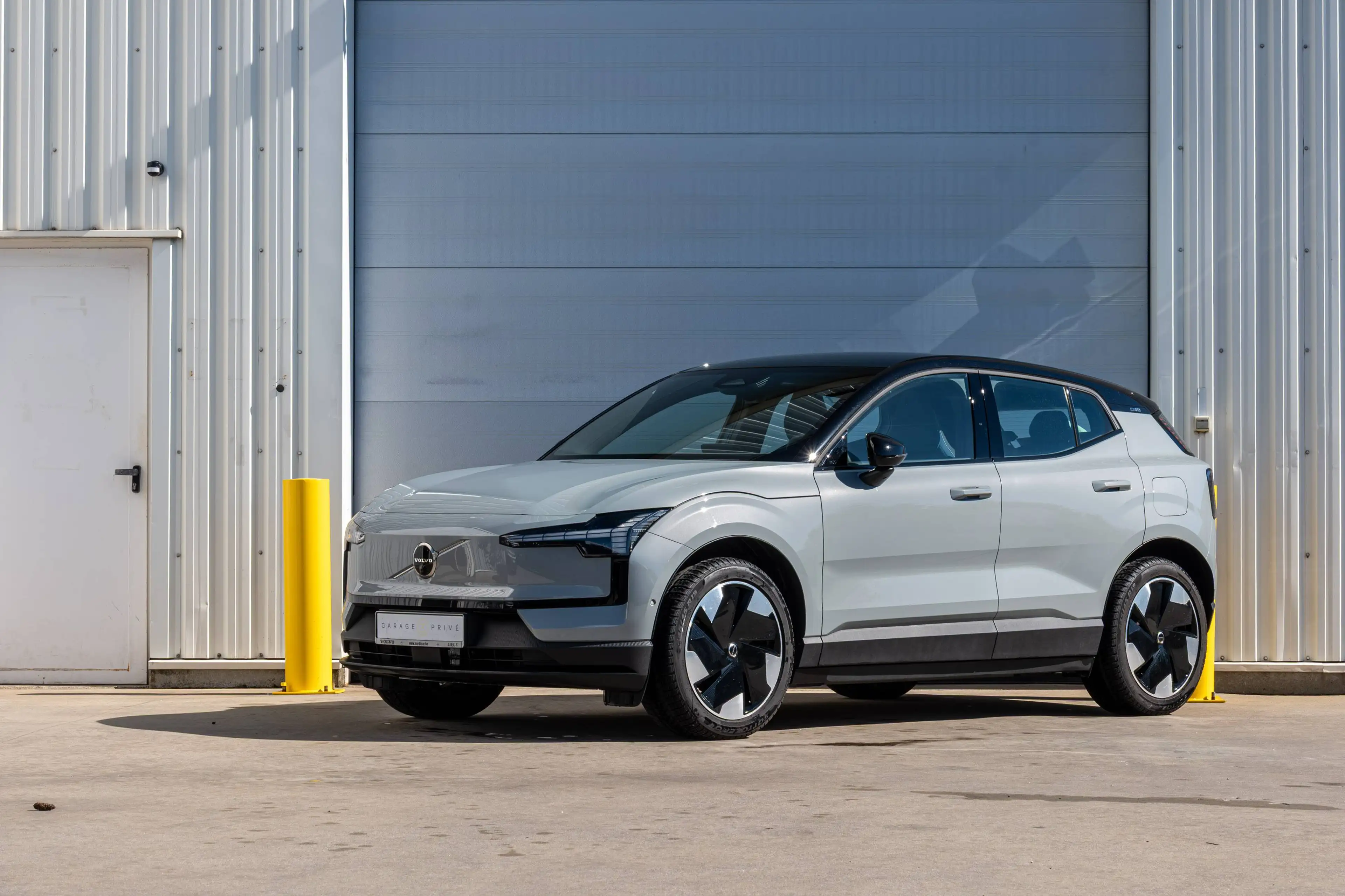 Volvo EX30 69kwh Extended Range Ultra | FULL OPTIONS | ATTACHE REMORQUE | HARMAN KARDON | SOH 99% | GARANTIE 12-60M — photo 3