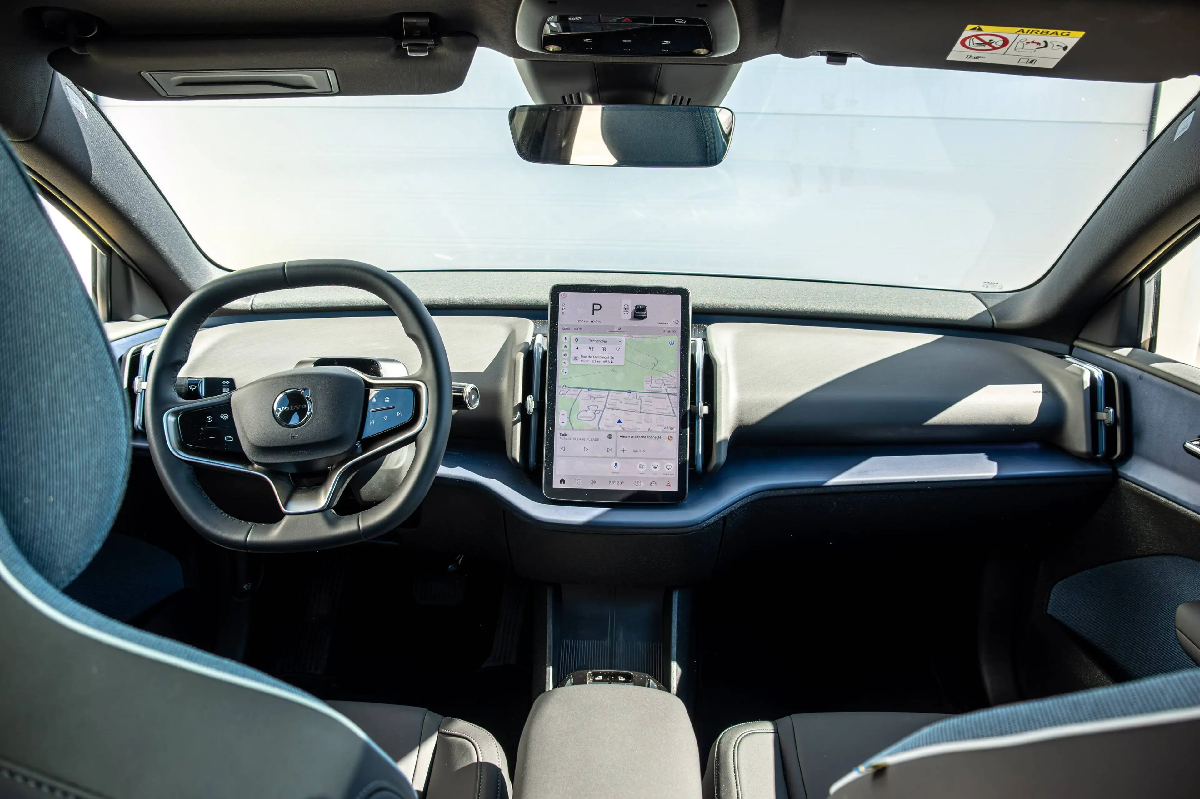 Volvo EX30 69kwh Extended Range Ultra | FULL OPTIONS | ATTACHE REMORQUE | HARMAN KARDON | SOH 99% | GARANTIE 12-60M — photo 7