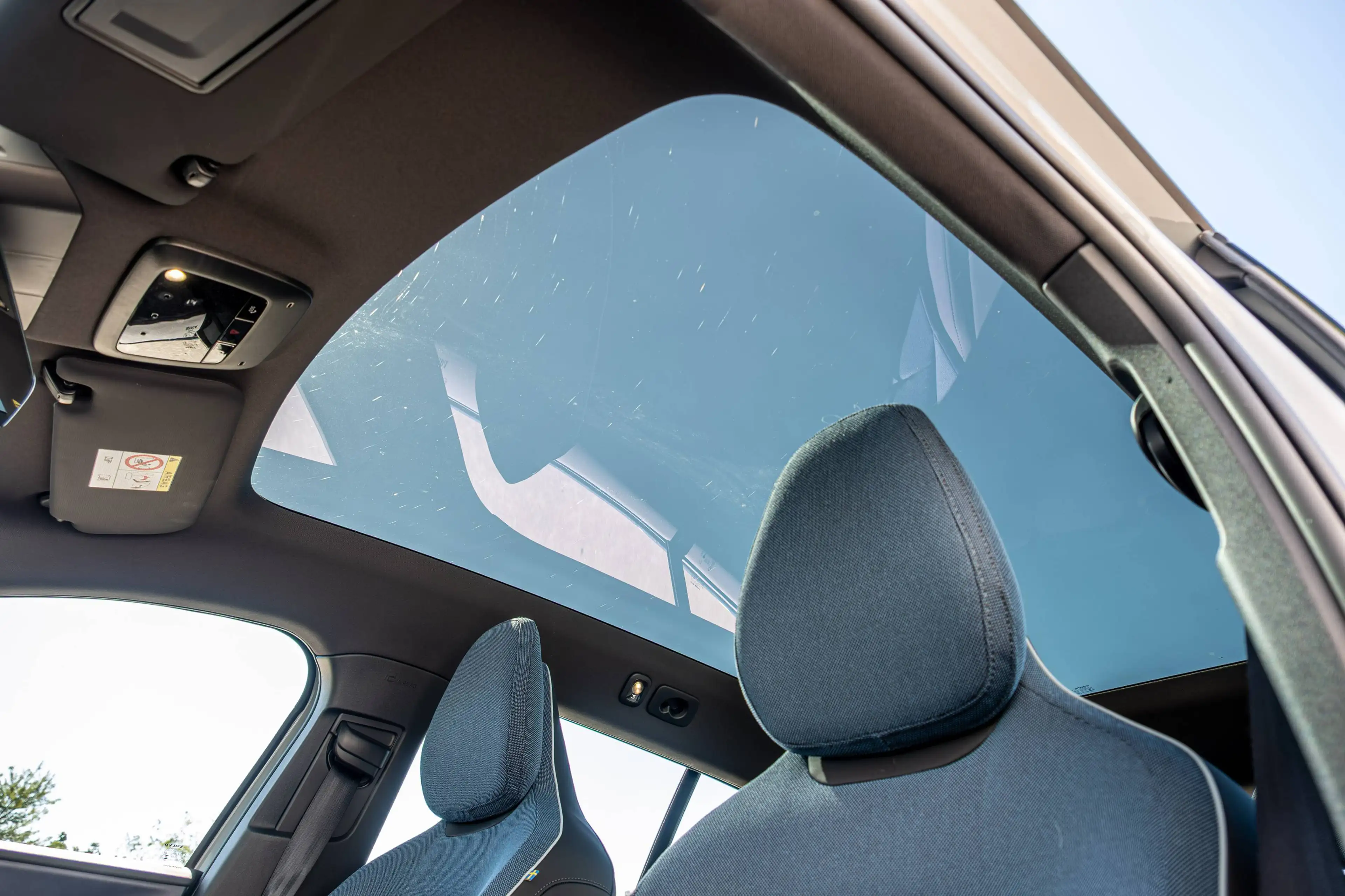 Volvo EX30 69kwh Extended Range Ultra | FULL OPTIONS | ATTACHE REMORQUE | HARMAN KARDON | SOH 99% | GARANTIE 12-60M — photo 11