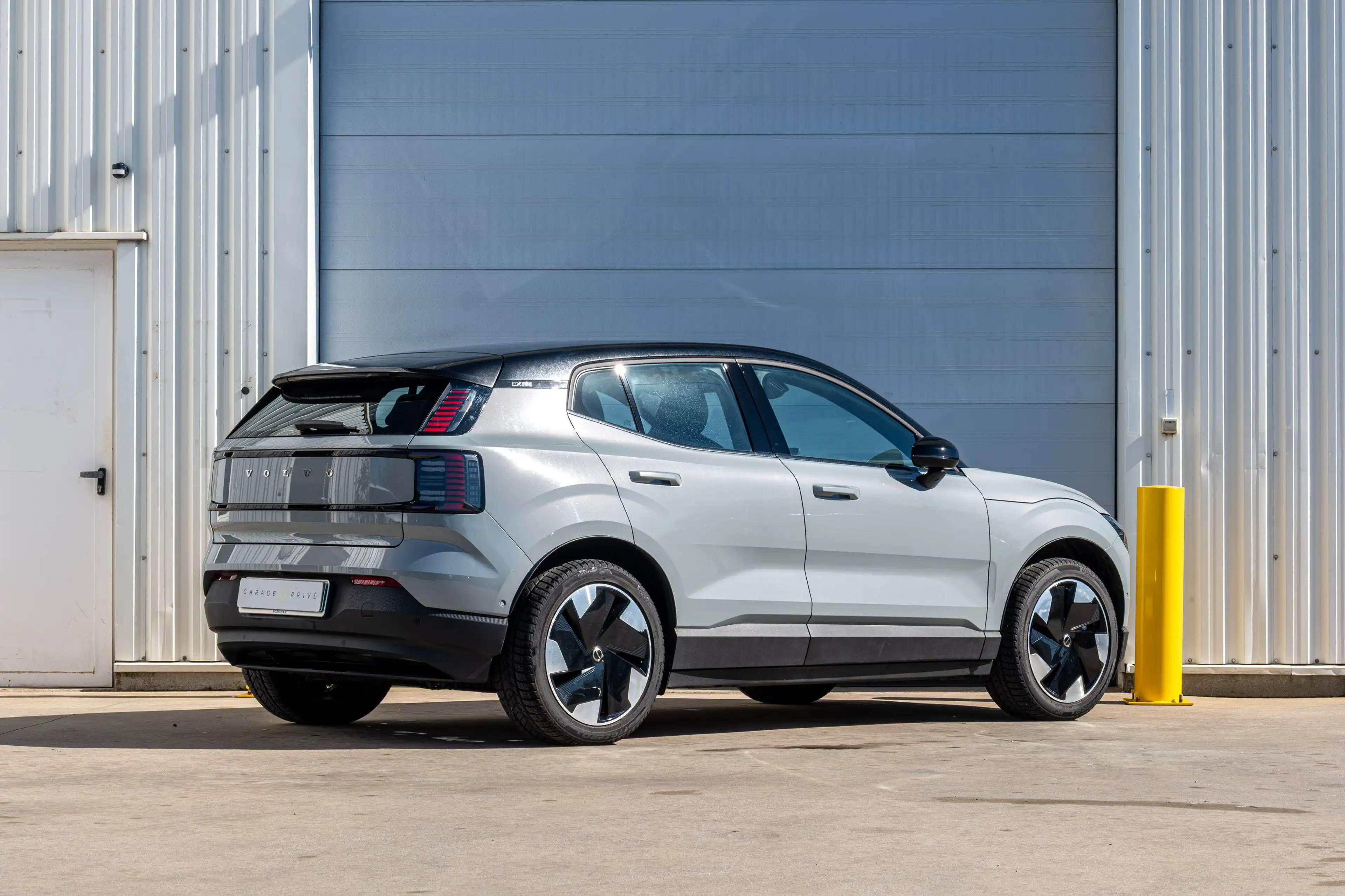 Volvo EX30 69kwh Extended Range Ultra | FULL OPTIONS | ATTACHE REMORQUE | HARMAN KARDON | SOH 99% | GARANTIE 12-60M — photo 5