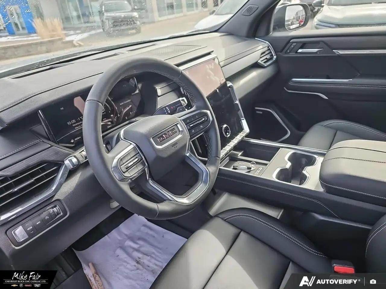 GMC Acadia снимка GMC Acadia