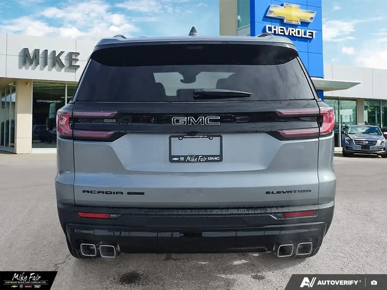 GMC Acadia снимка GMC Acadia