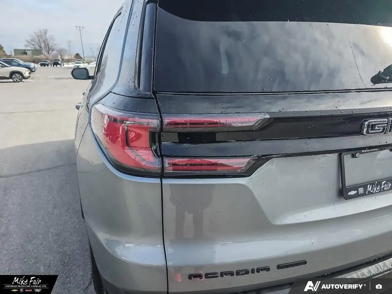 GMC Acadia снимка GMC Acadia