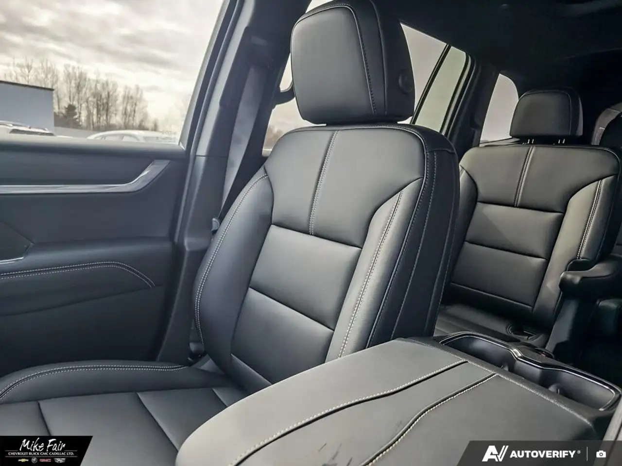 GMC Acadia снимка GMC Acadia