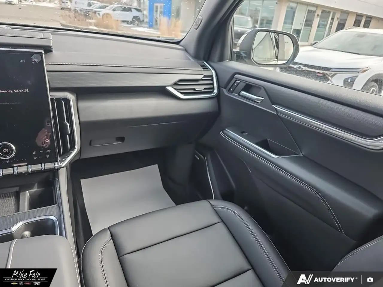 GMC Acadia снимка GMC Acadia