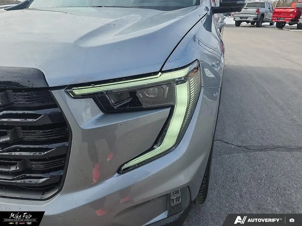 GMC Acadia снимка GMC Acadia