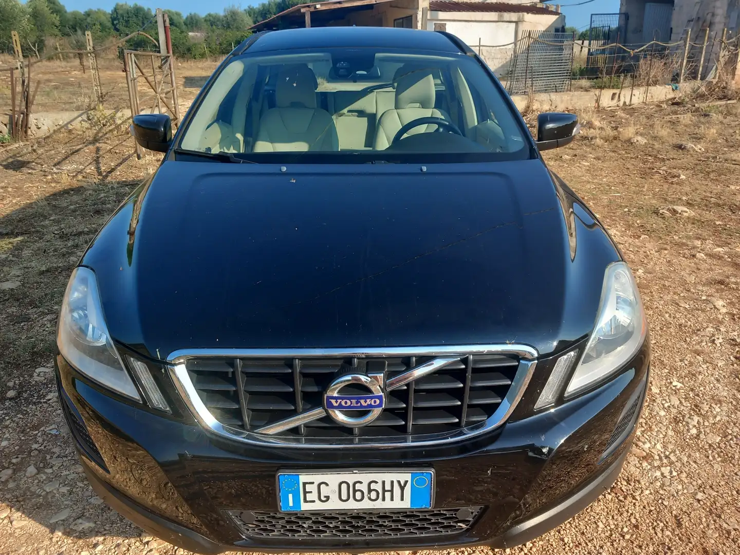 Volvo XC60 Noir - 1