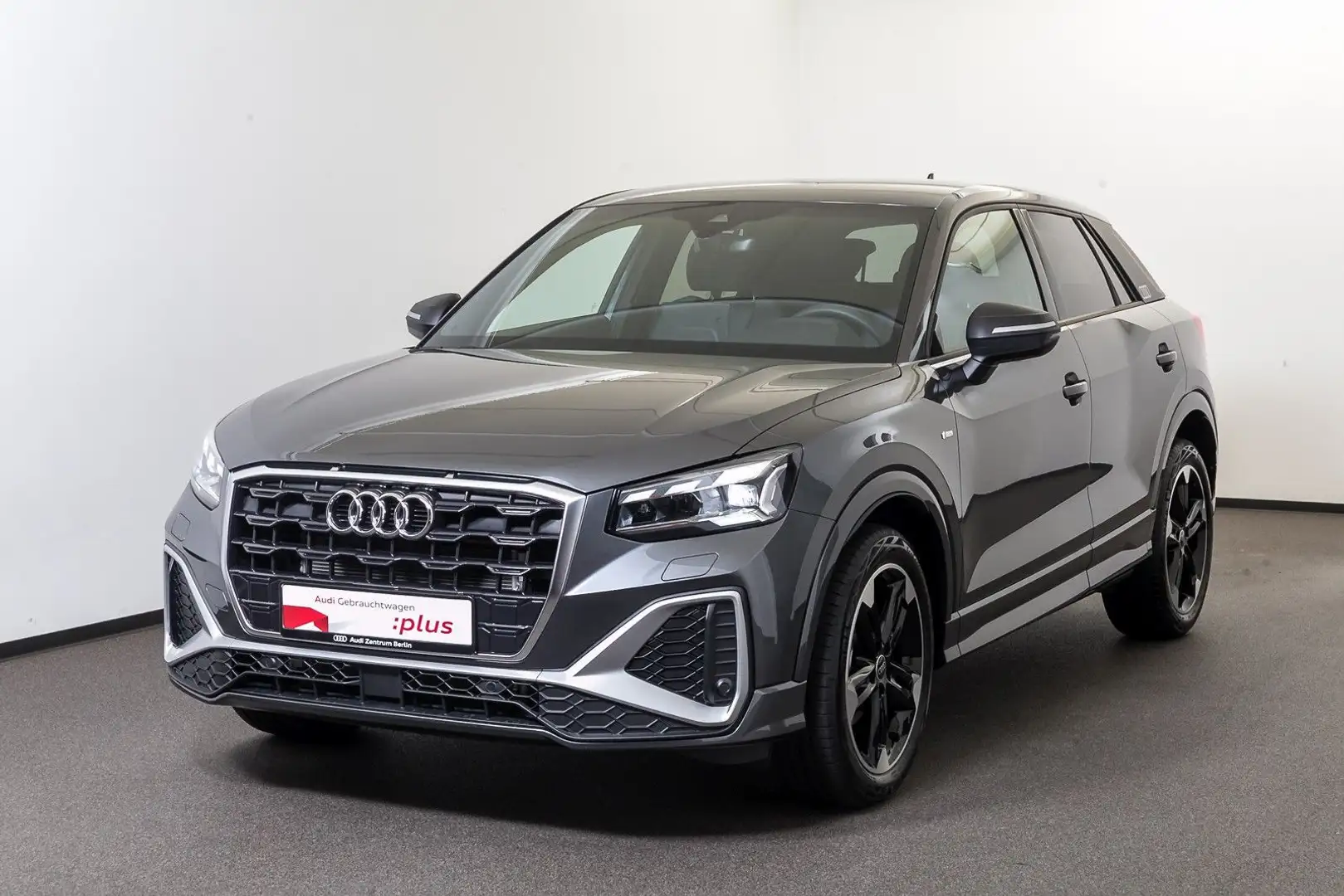 Audi Q2 S line 35 TFSI S tr. AHK MATRIX SONOS LEDER Grau - 2