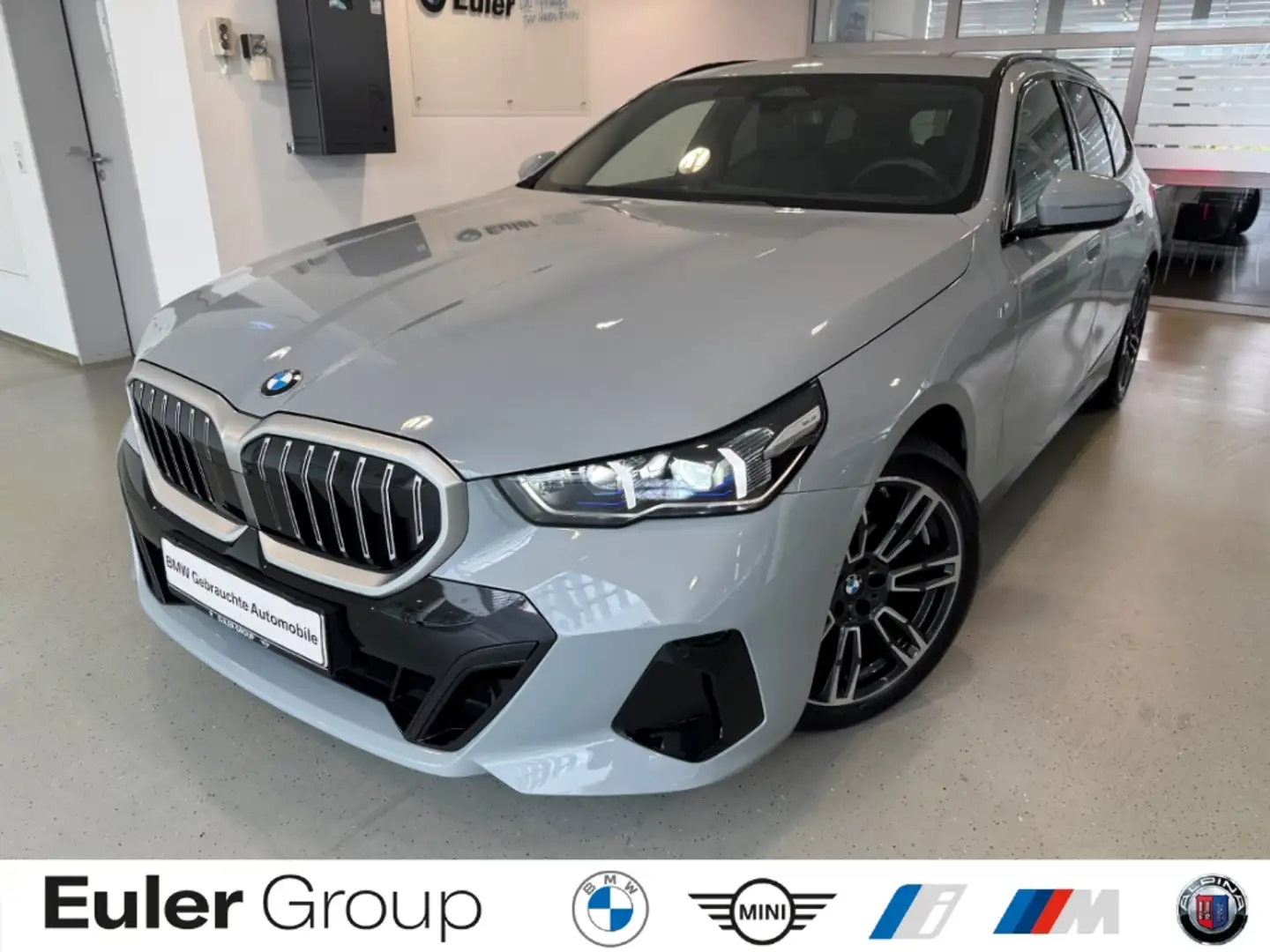 BMW 520 d Touring Sportpaket HUD StandHZG AHK-klappbar AHK Grau - 1
