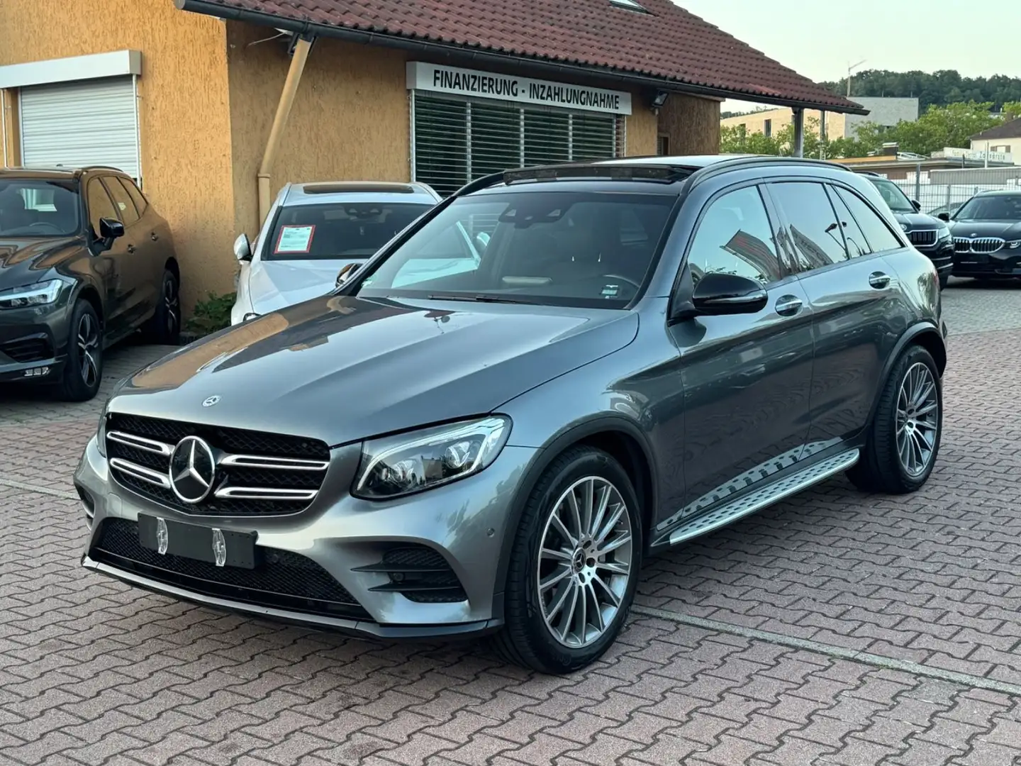 Mercedes-Benz GLC 350 d AMG+STDHZG+PANO+CAM+DISTR+MEMORY Gris - 1