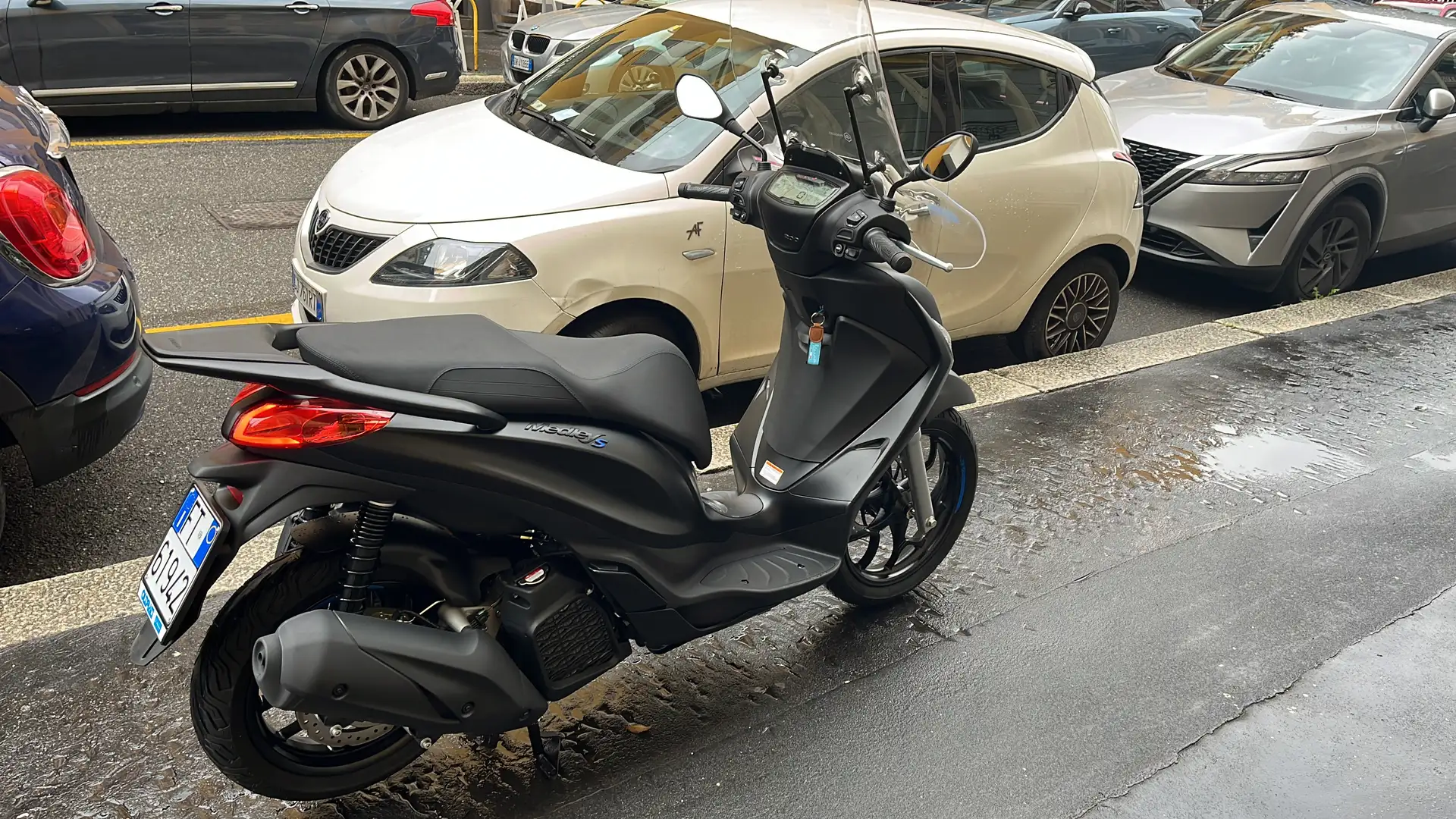 Piaggio Medley 150 medley 200 s abs Negro - 2