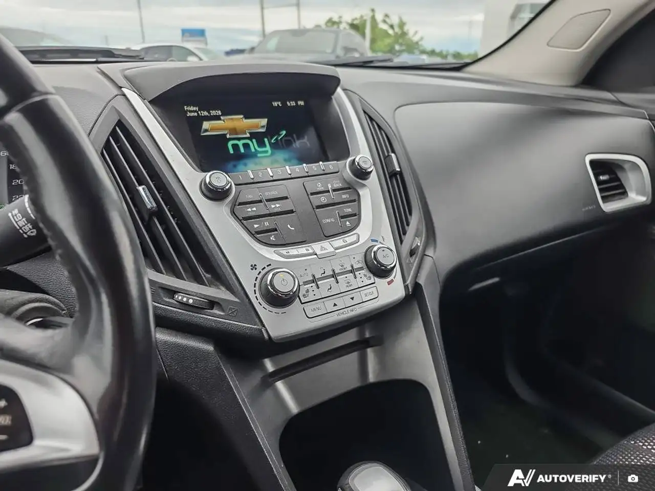 Chevrolet Equinox photo Chevrolet Equinox