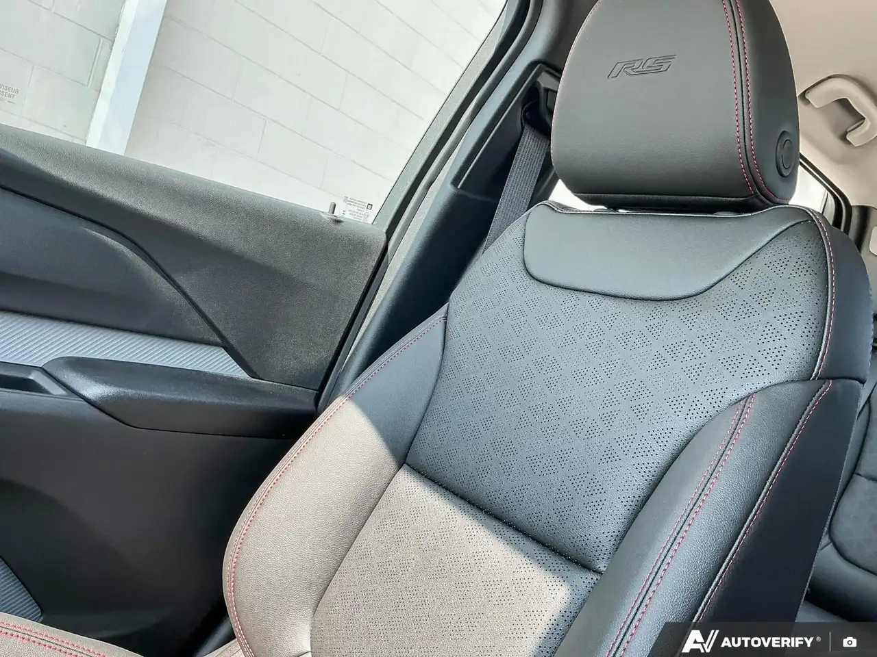 Chevrolet Bolt photo Chevrolet Bolt