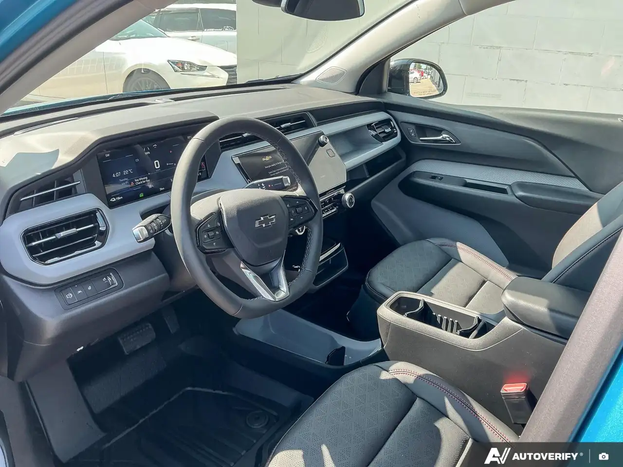 Chevrolet Bolt photo Chevrolet Bolt