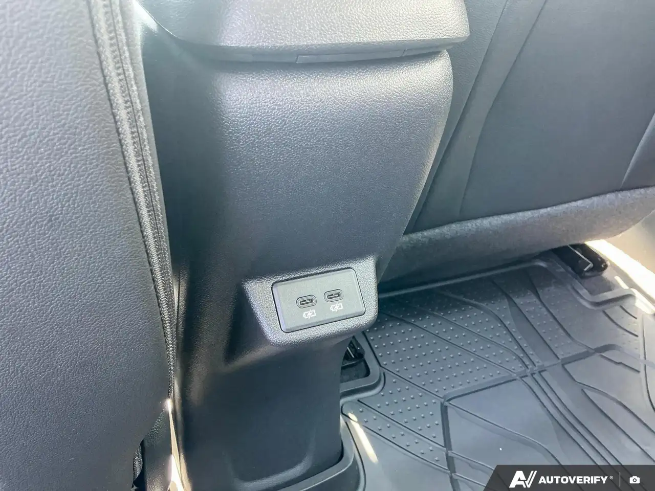 Chevrolet Bolt photo Chevrolet Bolt
