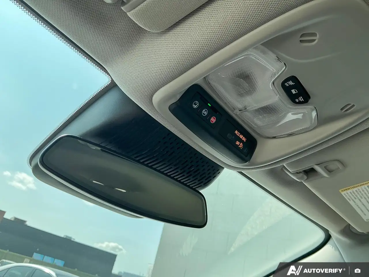 Chevrolet Bolt photo Chevrolet Bolt
