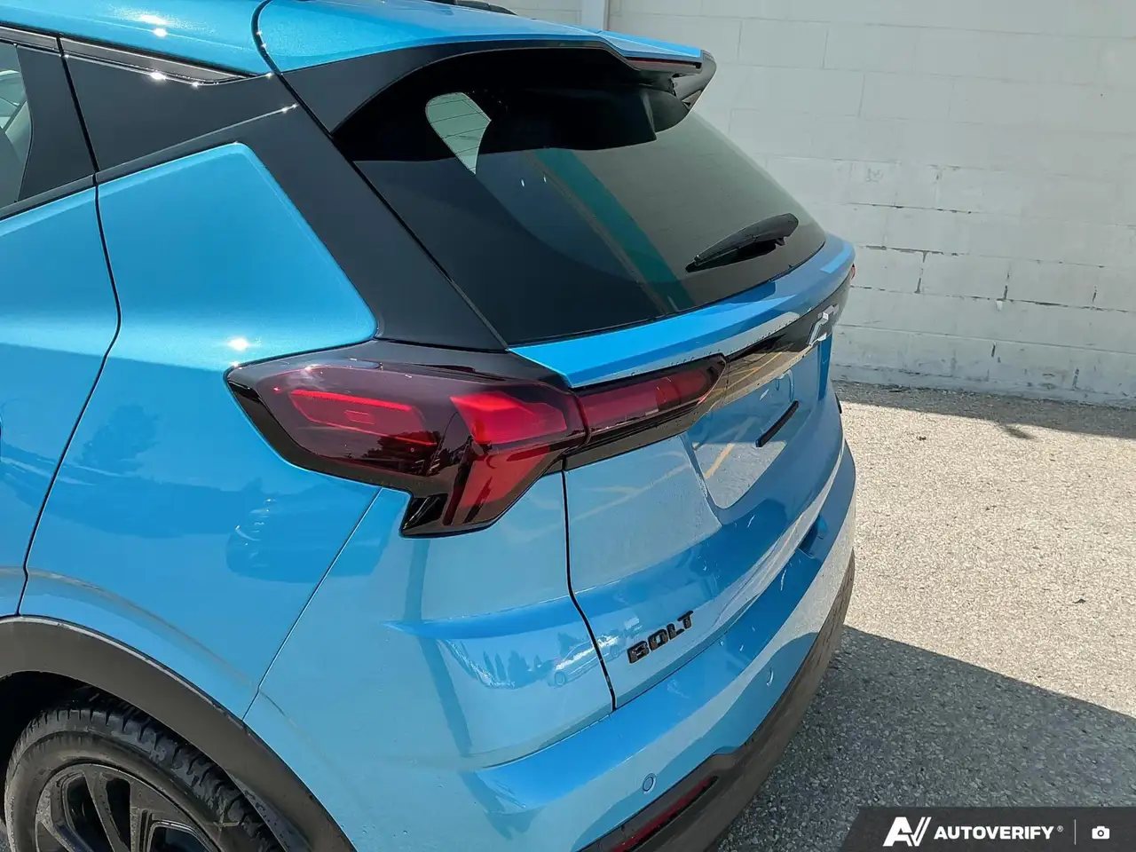 Chevrolet Bolt photo Chevrolet Bolt