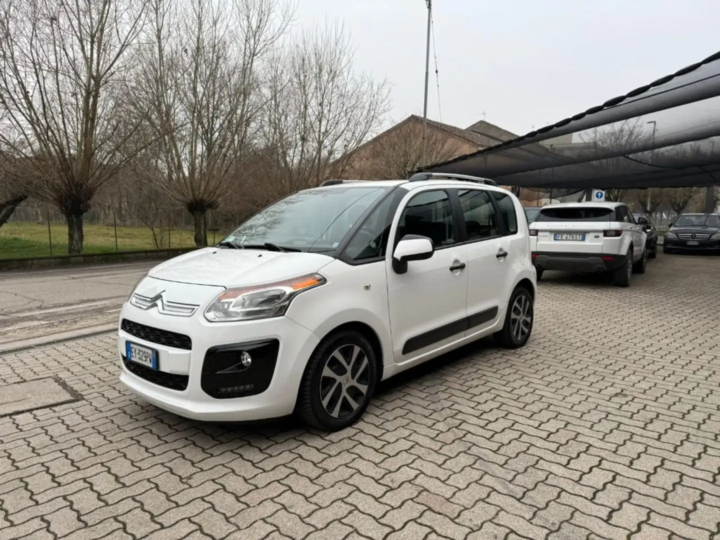 Citroen C3 Picasso 1.4 VTi 95 GPL Seduction OK NEOPATENTATI Bianco - 2