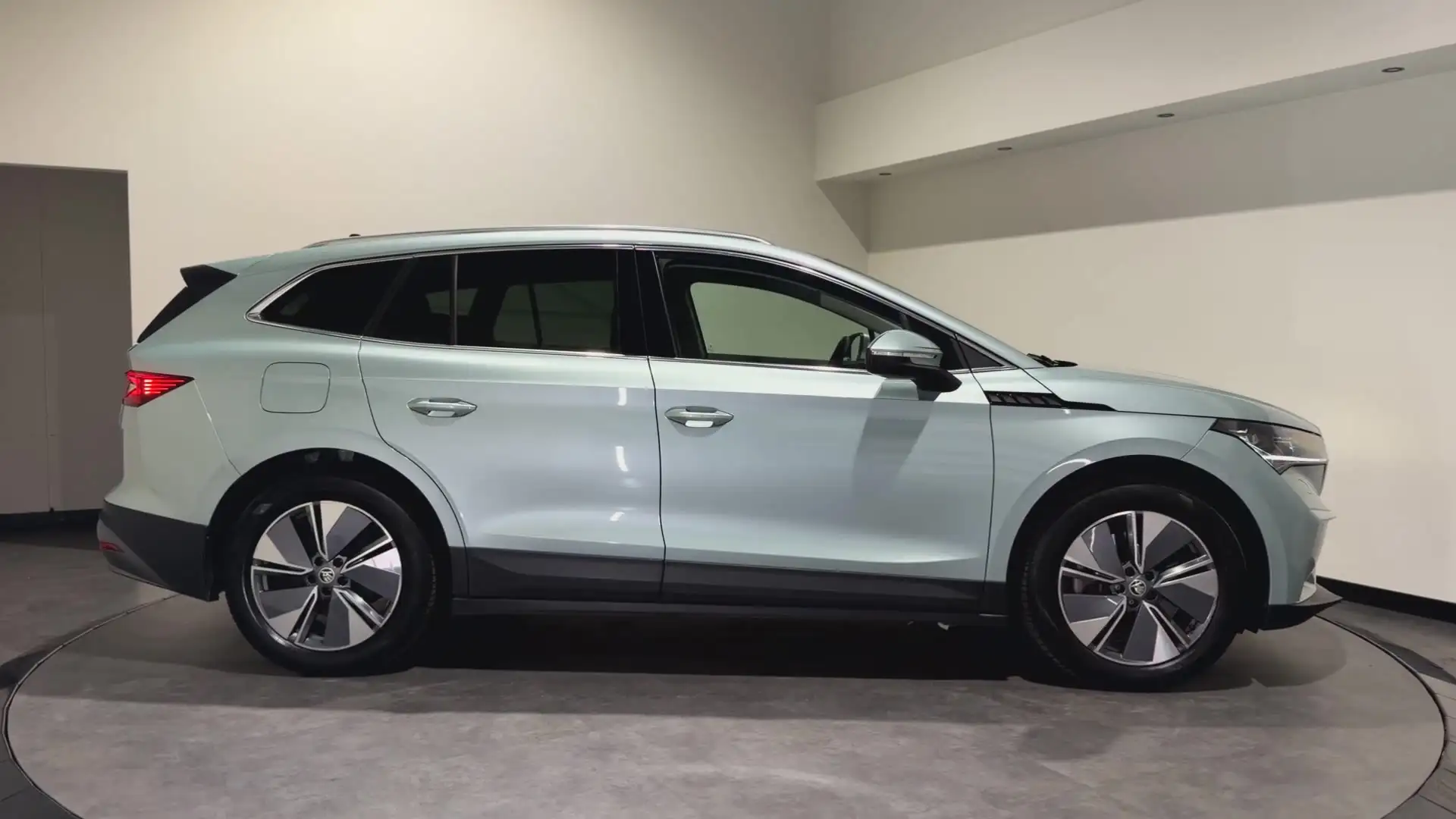 Skoda Enyaq iV 80 | Trekhaak | Keyless | Matrix LED Grijs - 2