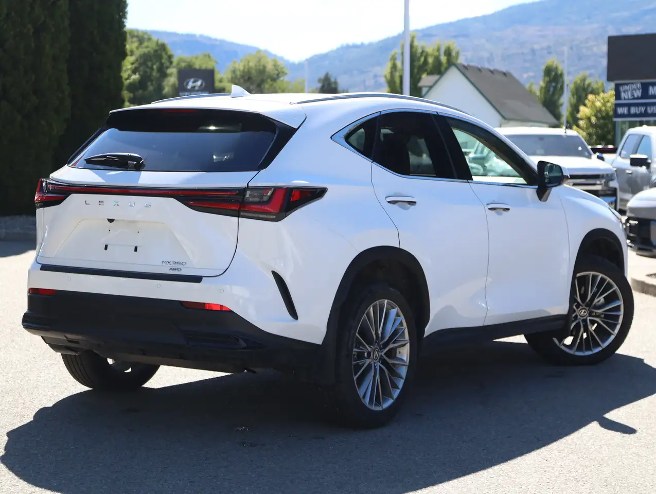 Lexus NX снимка Lexus NX
