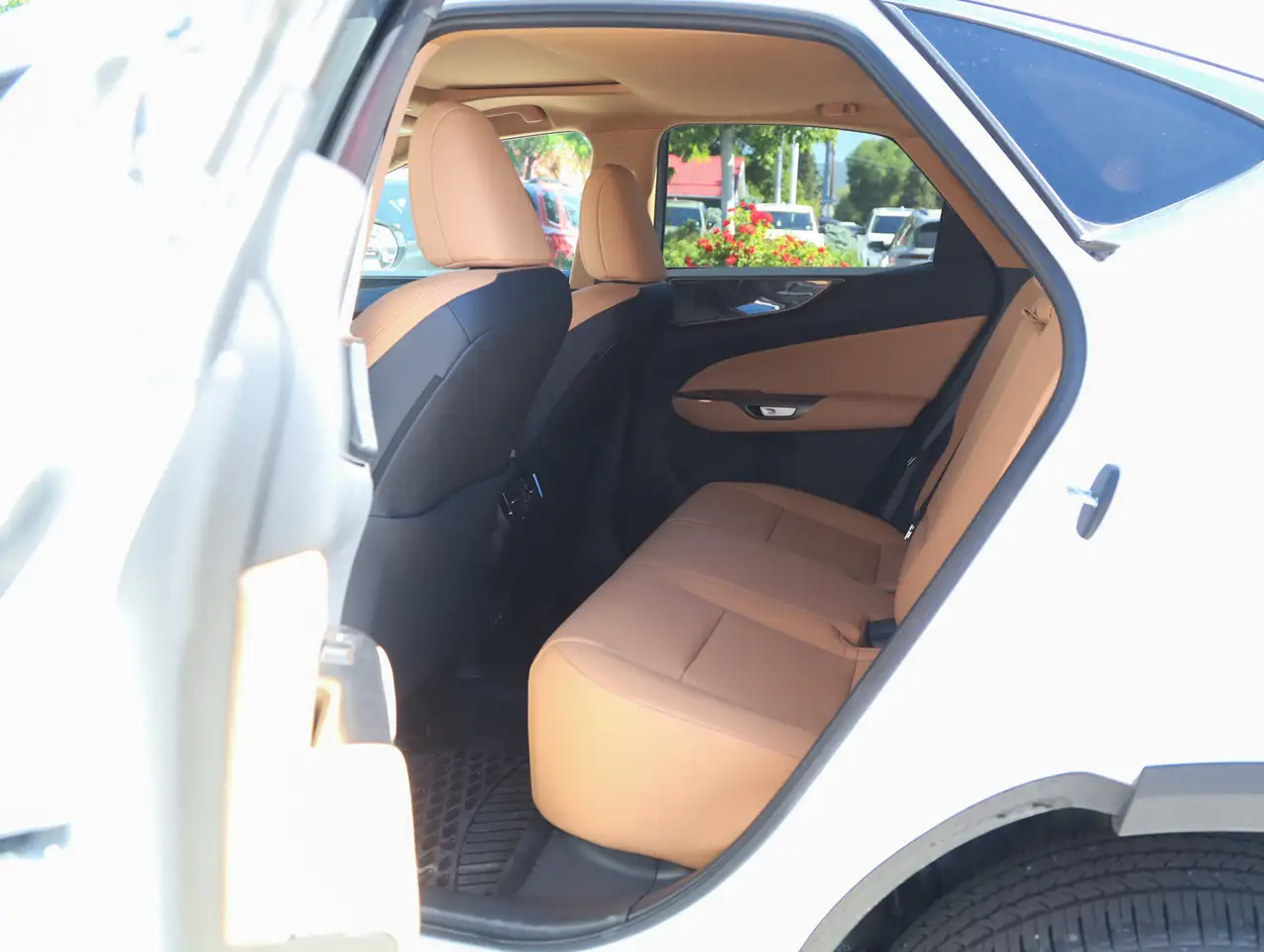 Lexus NX снимка Lexus NX