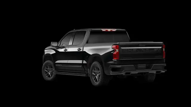 Chevrolet Silverado view 3